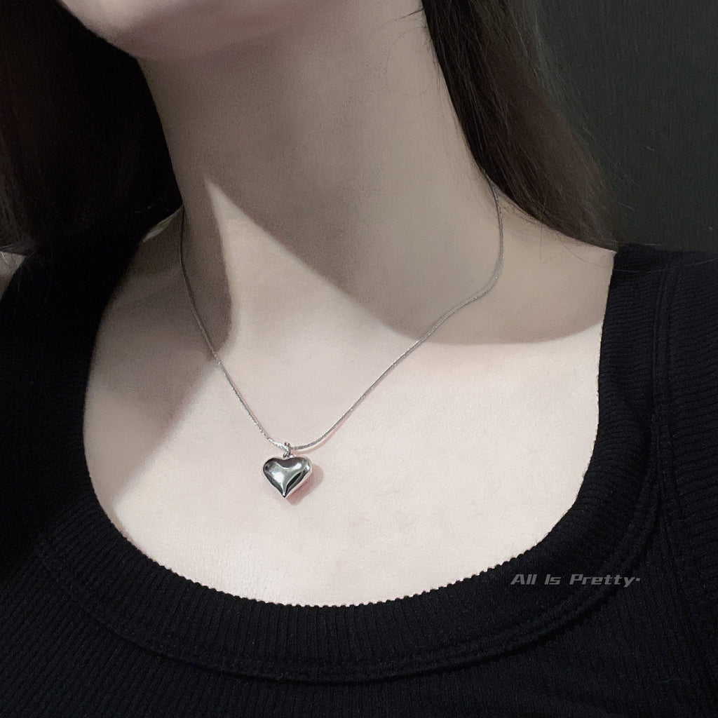 White gold plated heart pendant necklace
