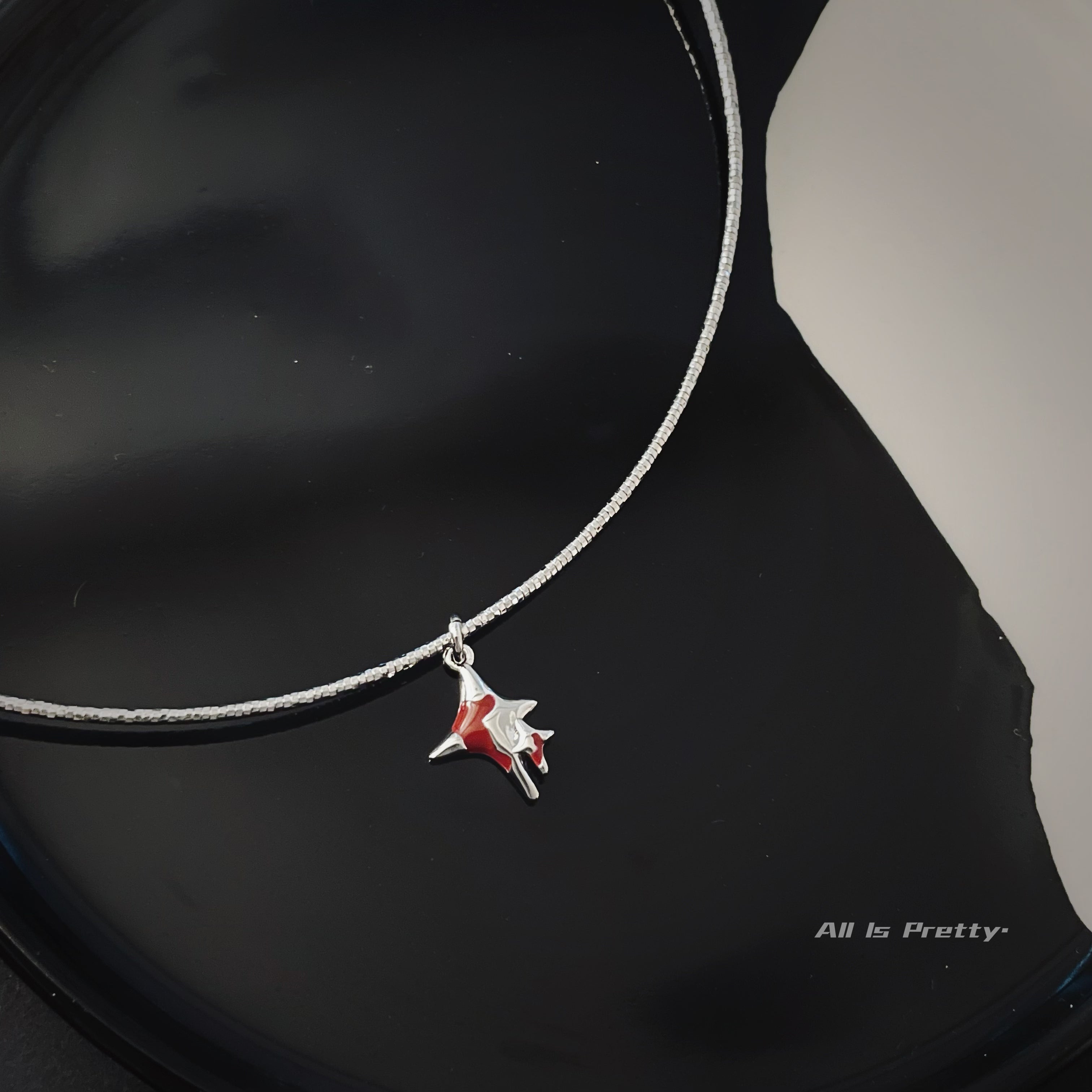 Sleek Star Pendant Necklace