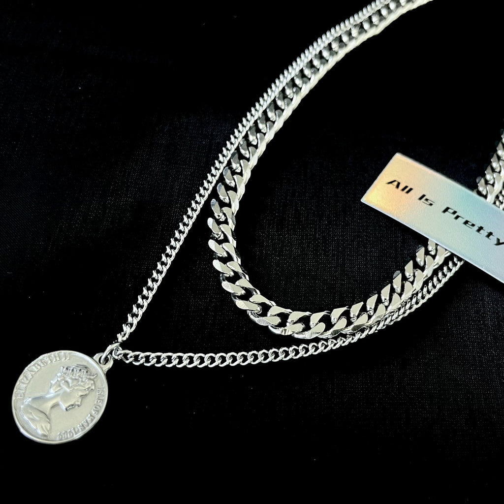 Double layered curb chain necklace with pendant