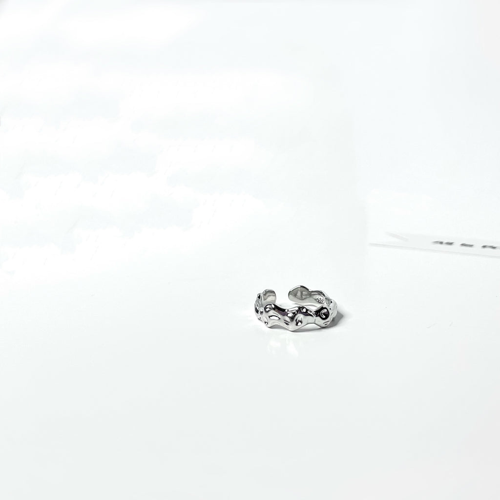 Textured band ring