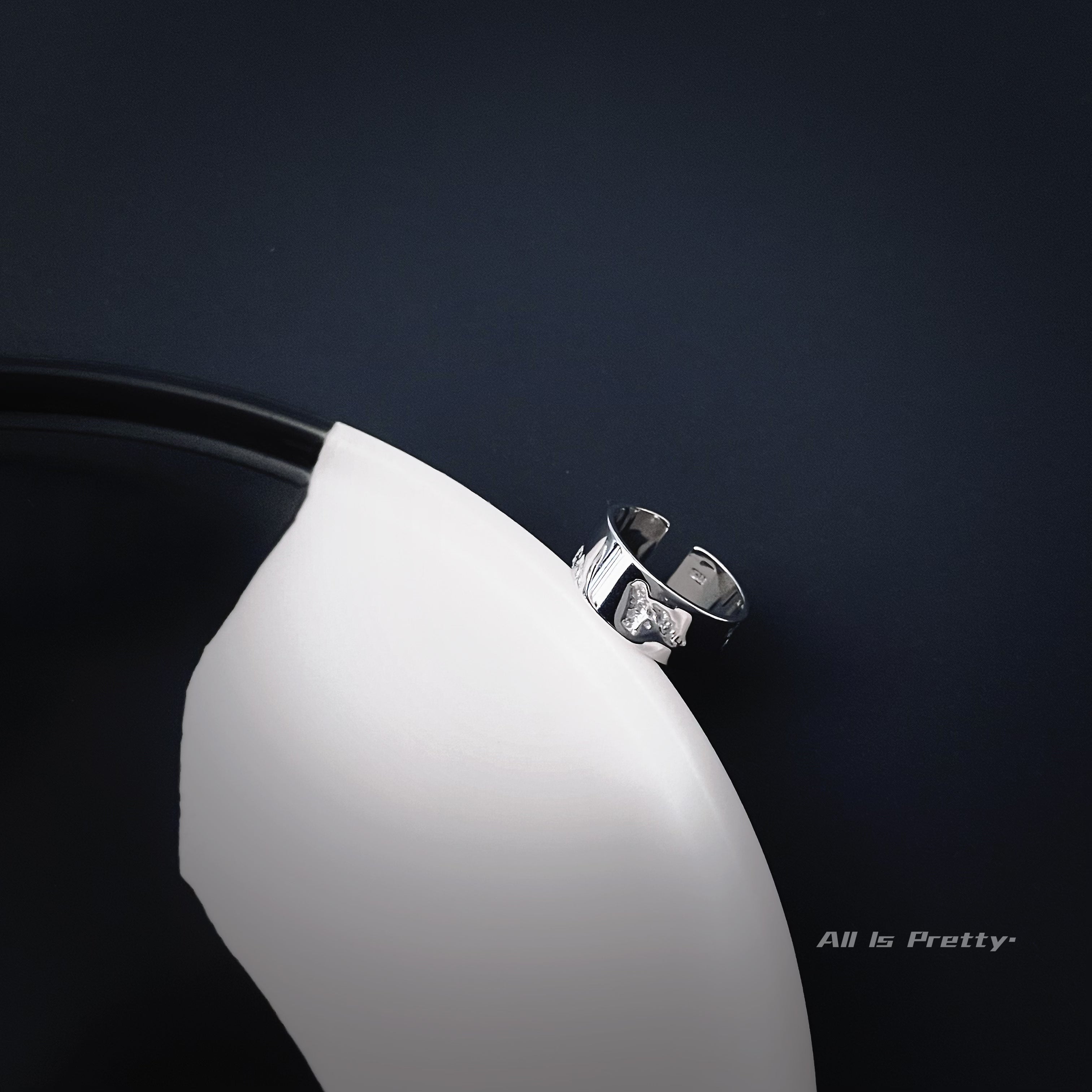 Sculpture sterling silver ring