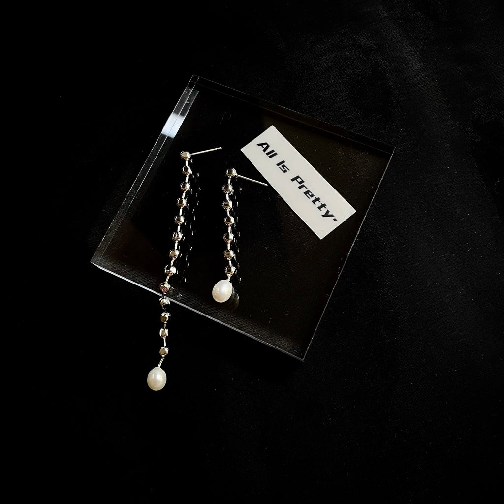Unbalanced Pearl drop earrings