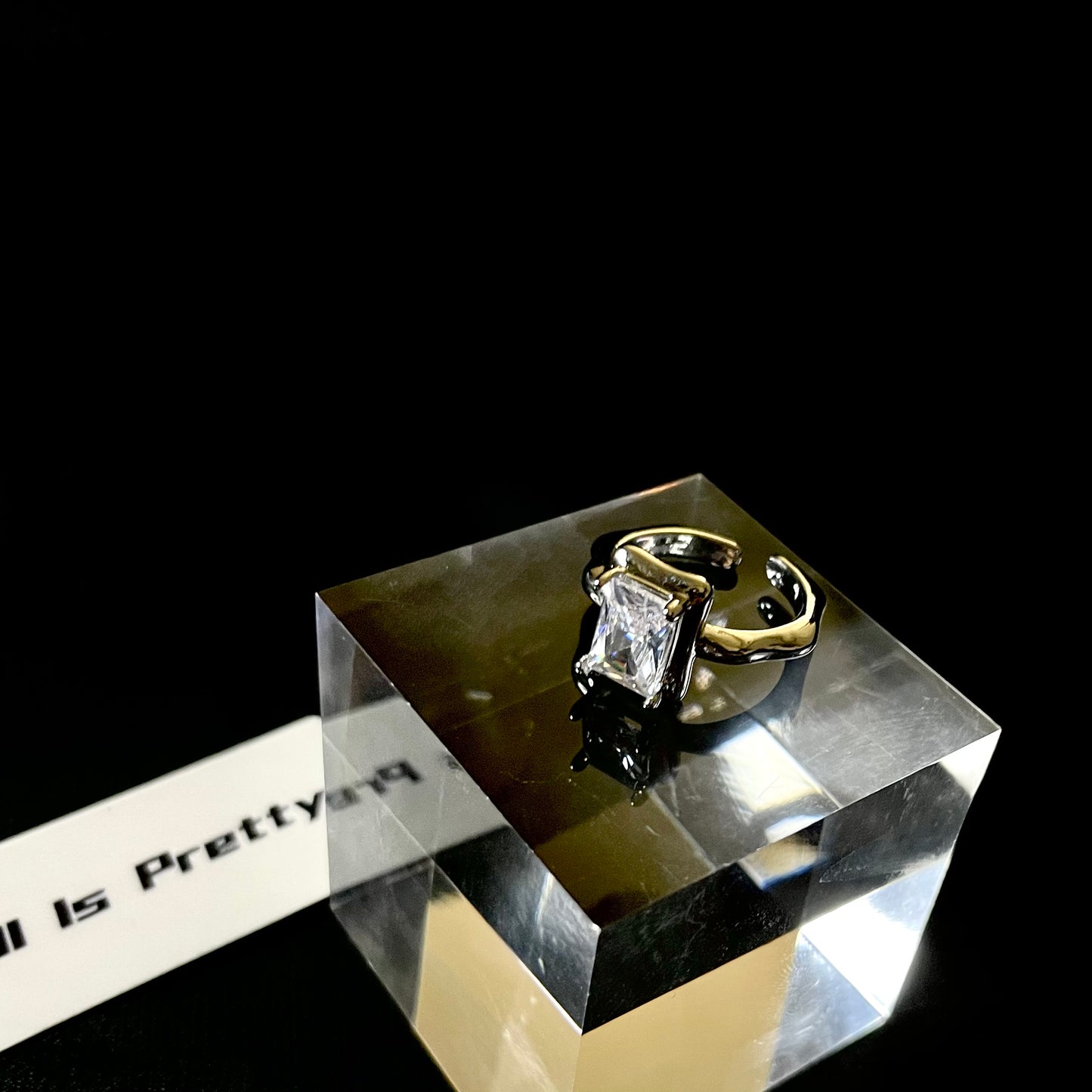 Magic mirror geometry ring