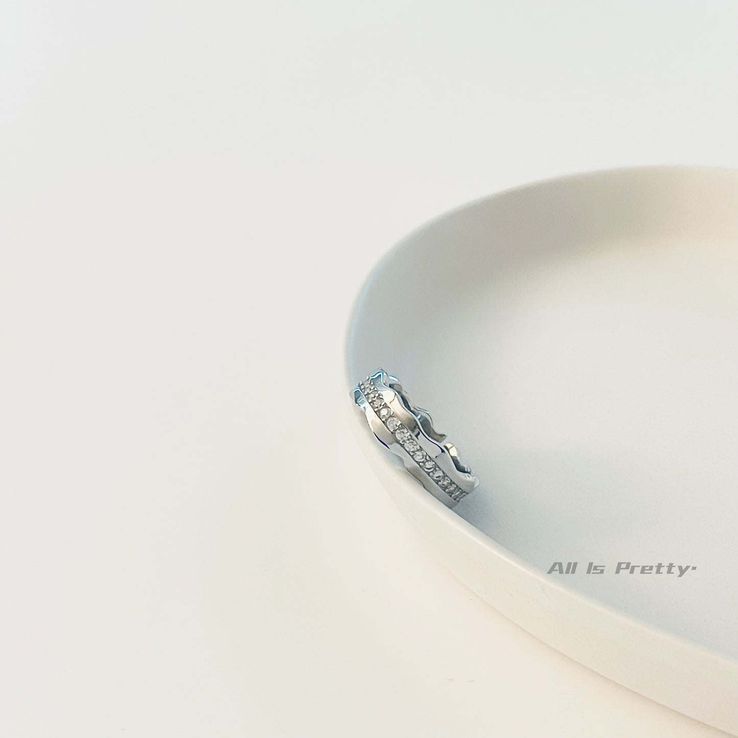 Wave sterling silver band ring