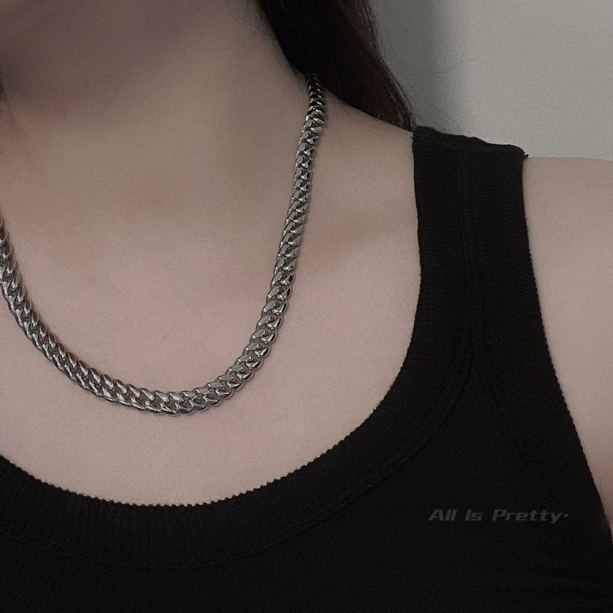 Fancy shine curb chain necklace