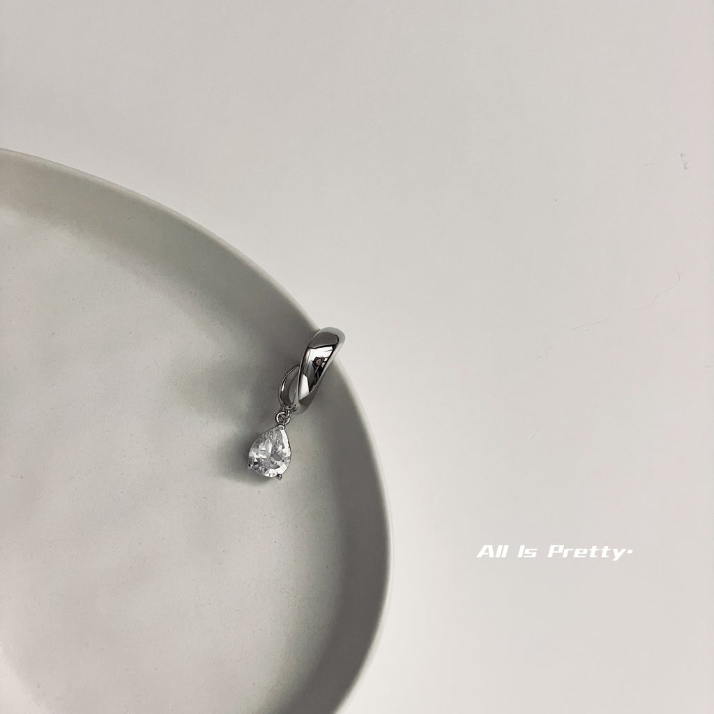 Tear drop cuff earring (single)