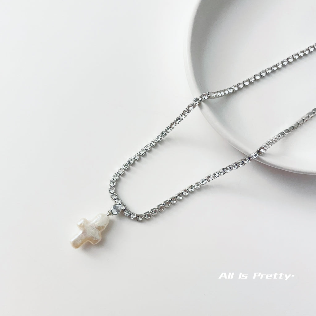 Baroque pearl crystal necklace