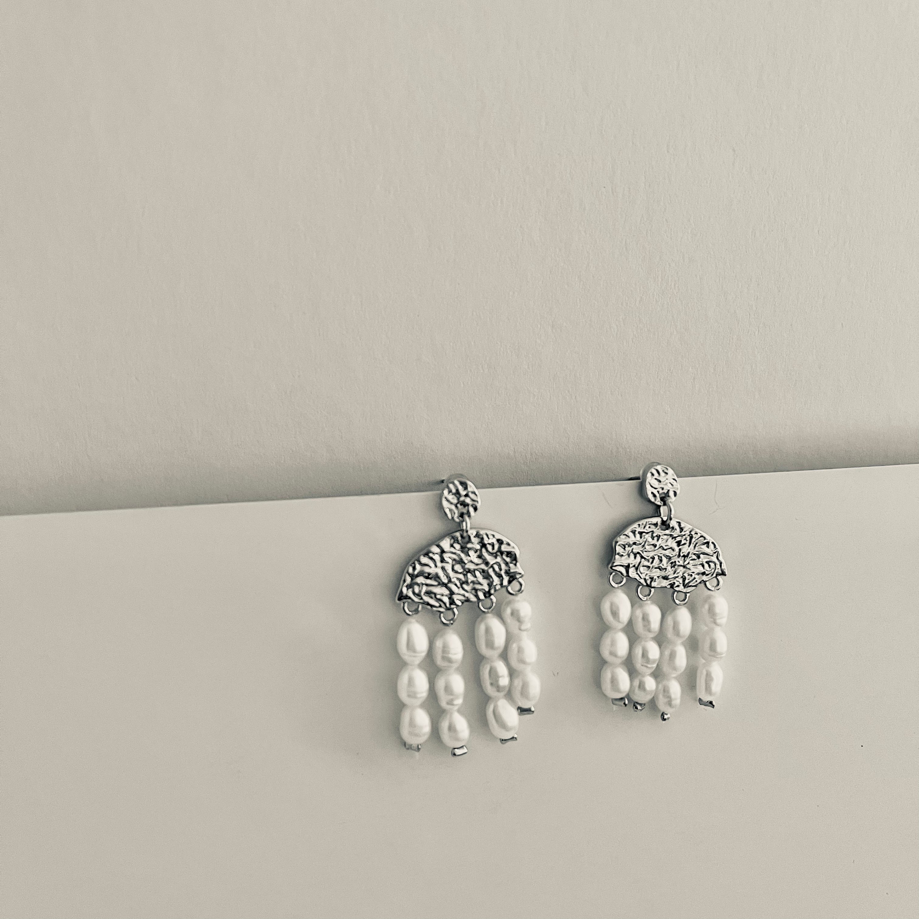 Pearls tassel earrings
