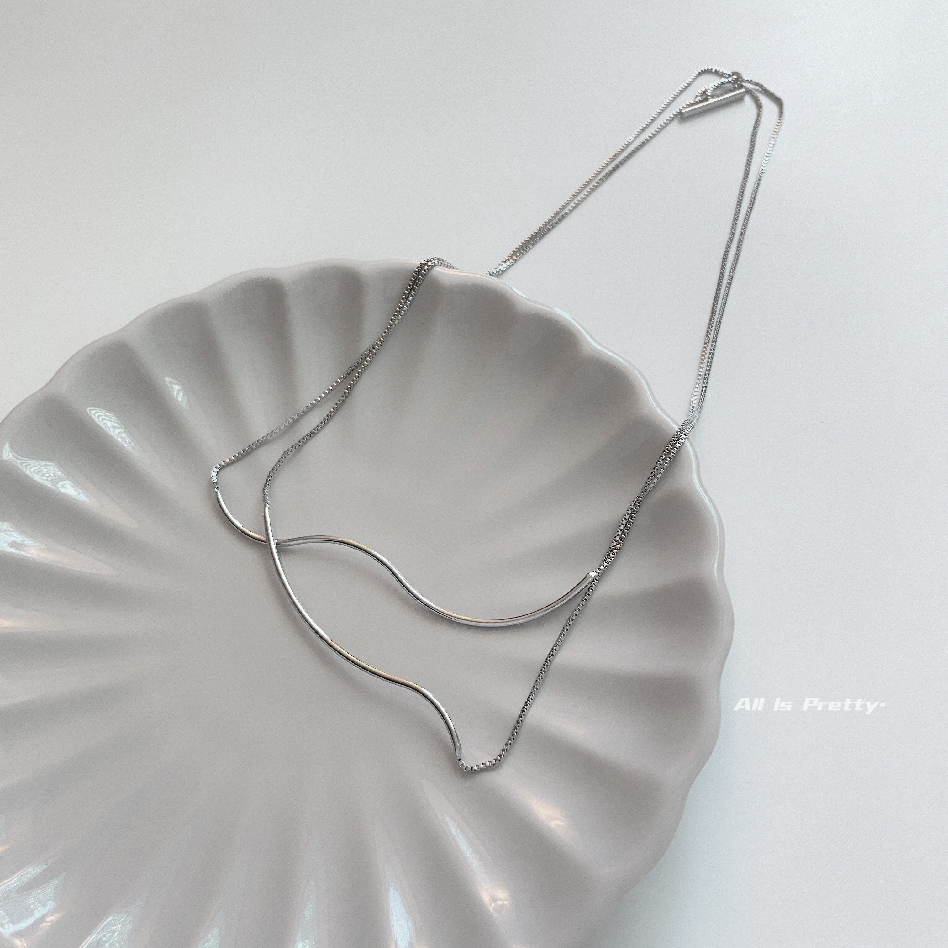 Wave adjustable necklace