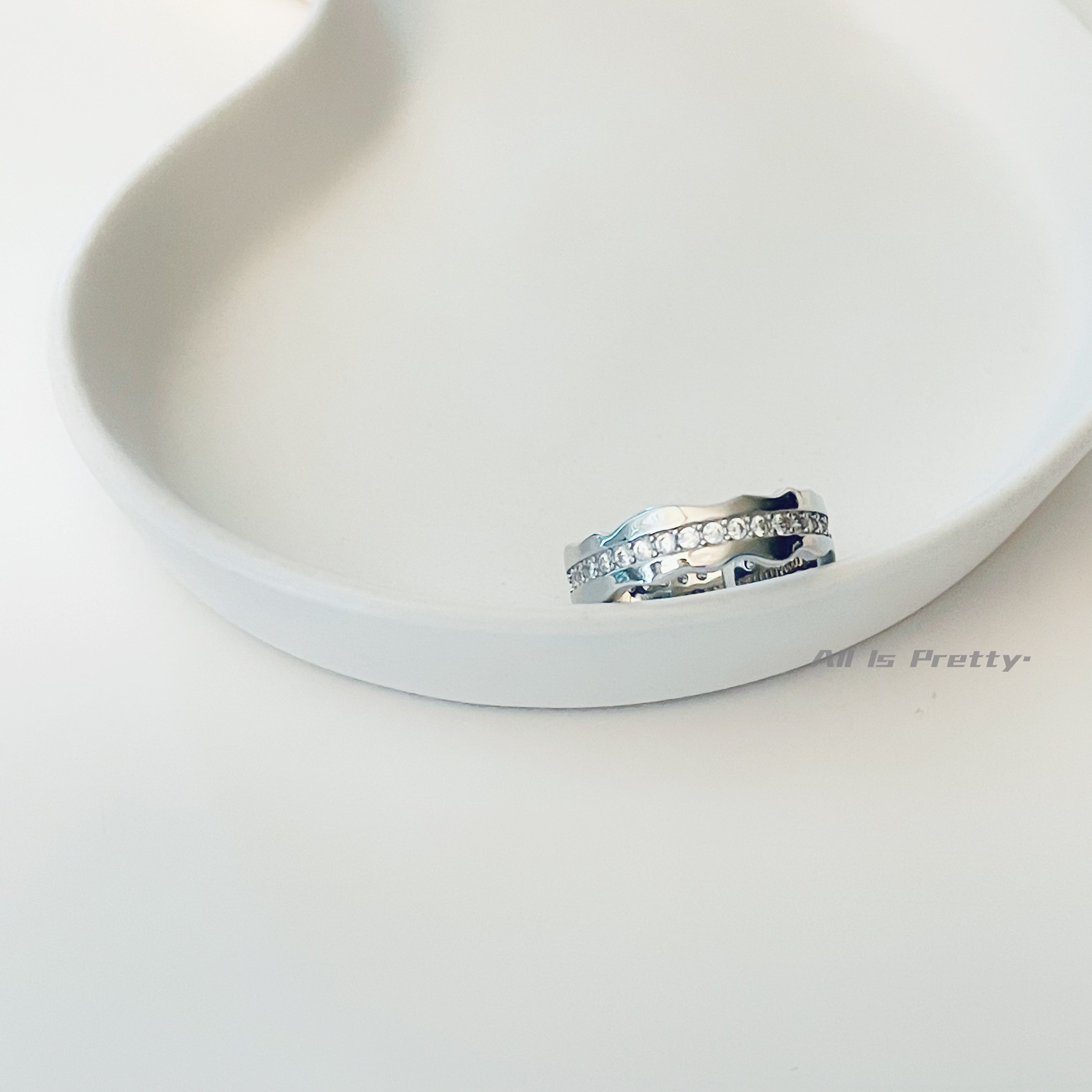Wave sterling silver band ring