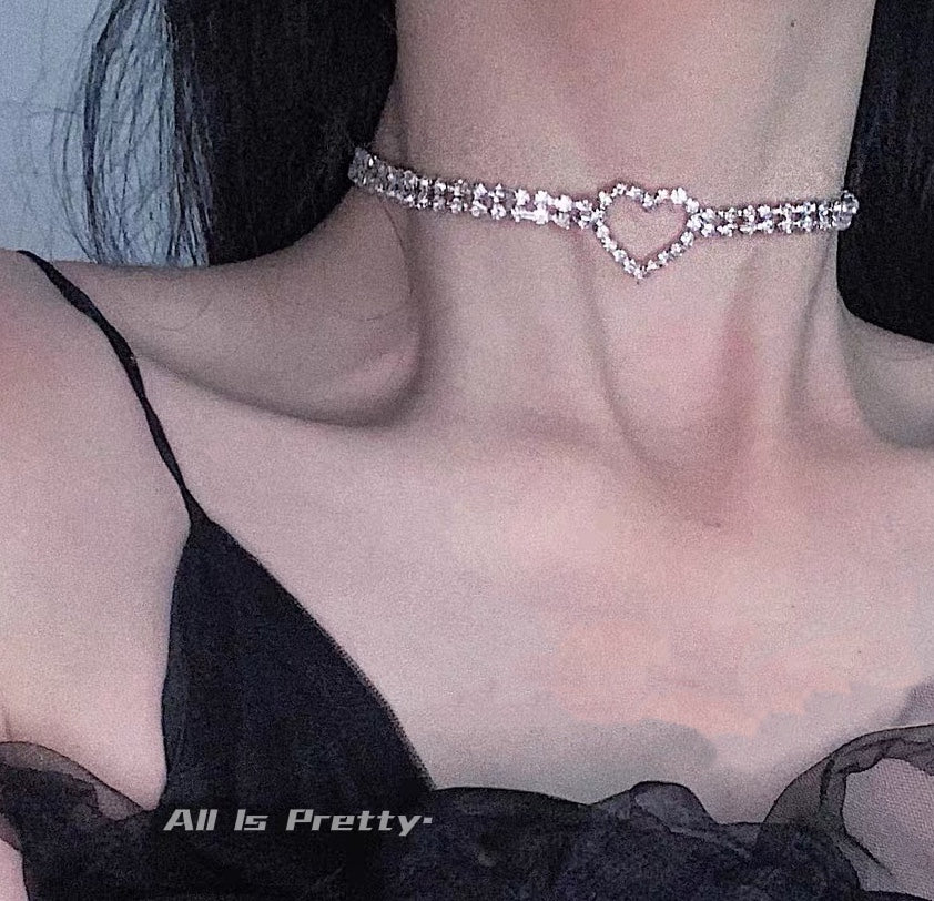 Sparkle heart choker necklace