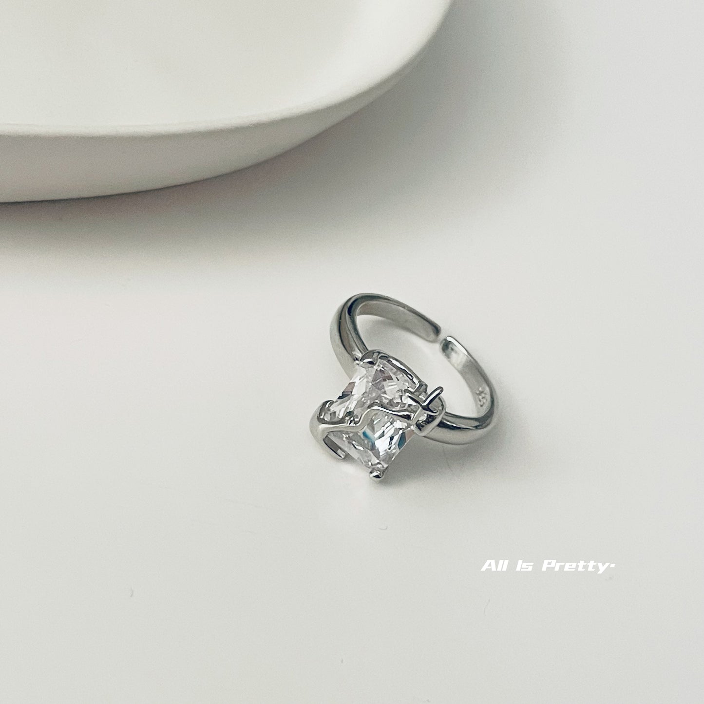 Crystal star ring