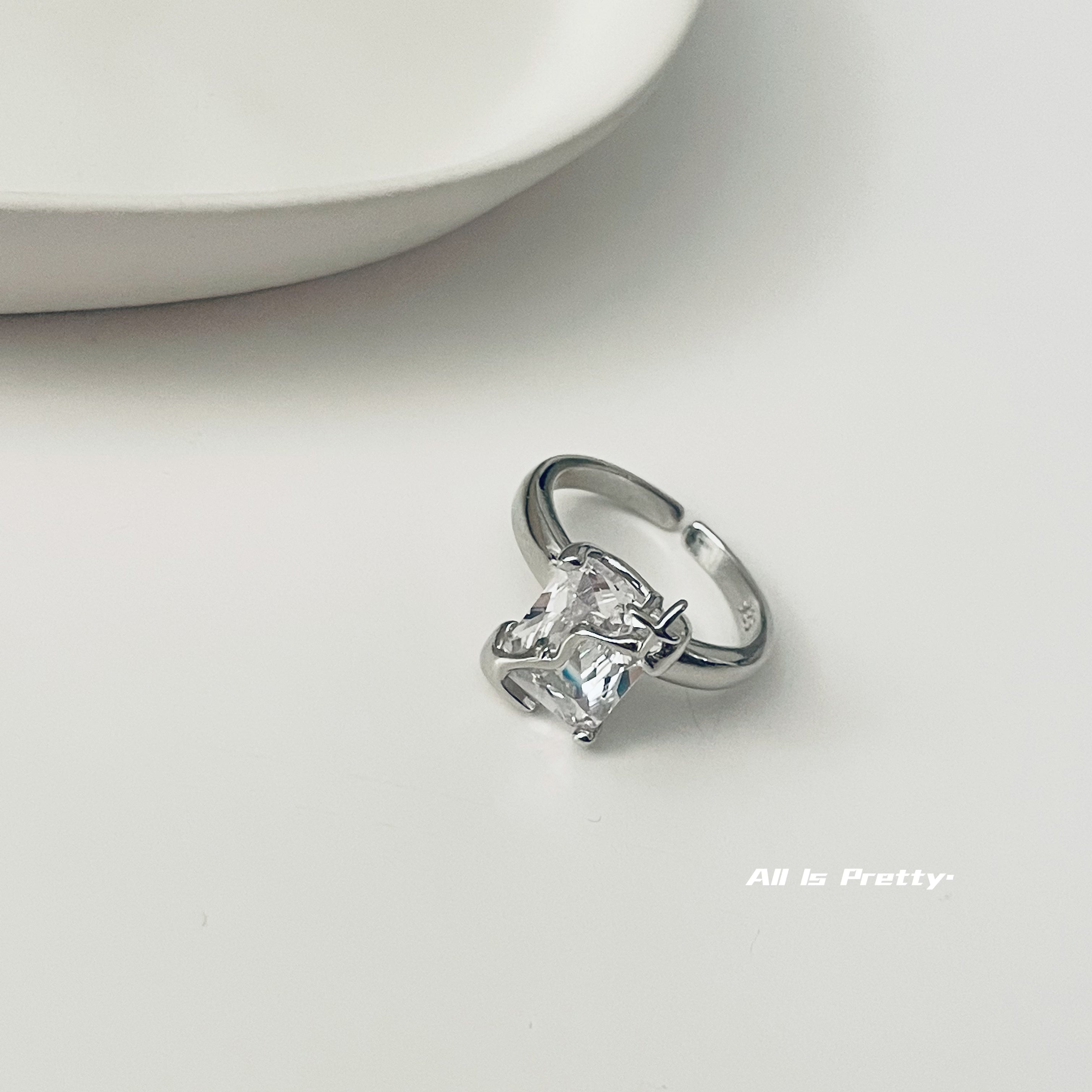 Crystal star ring