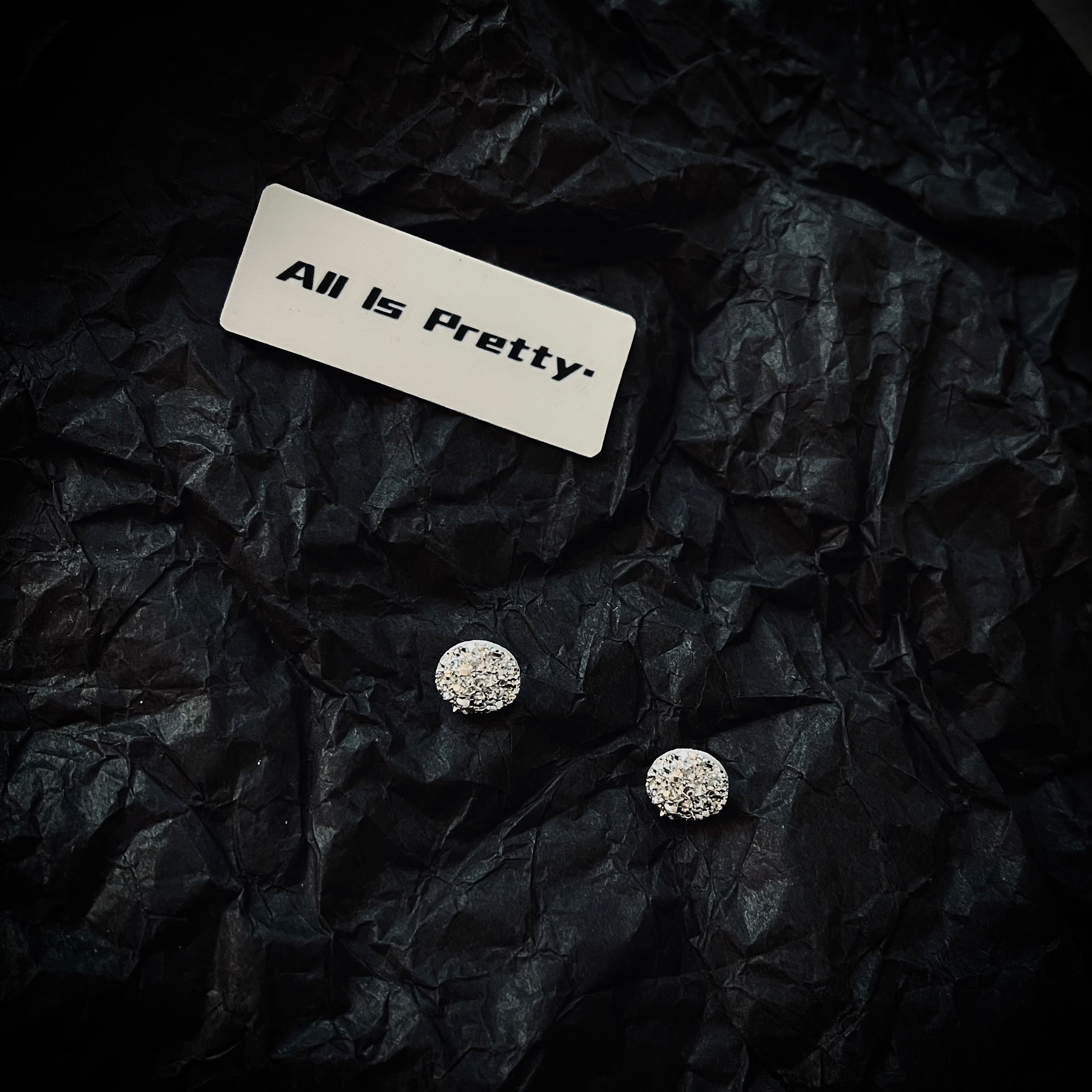 Sparkle stud earring (single)