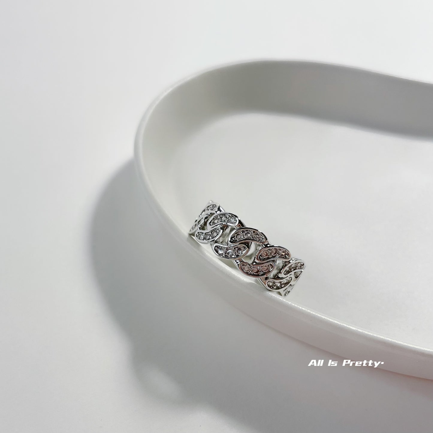 Crystal link chain ring