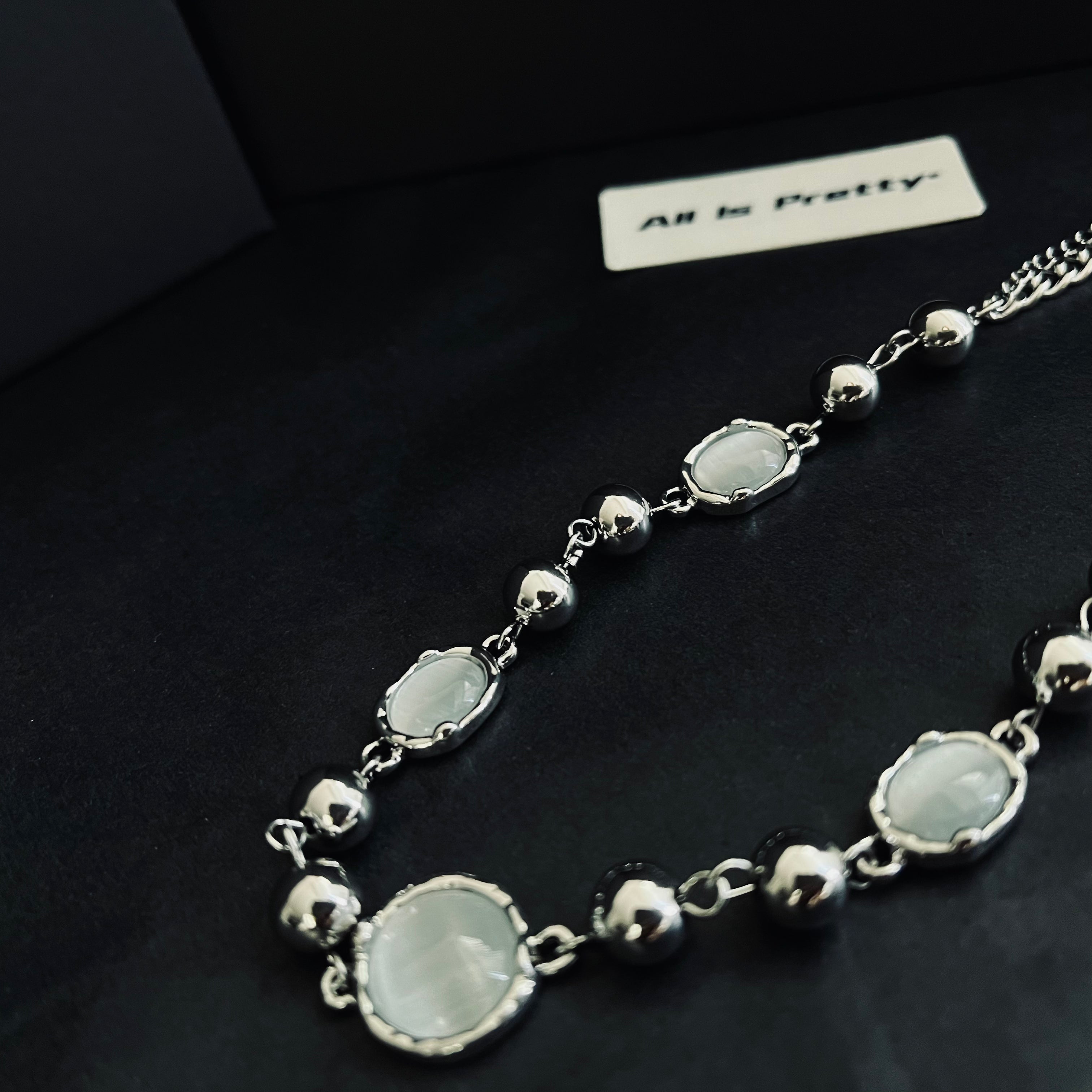 Stylish link necklace