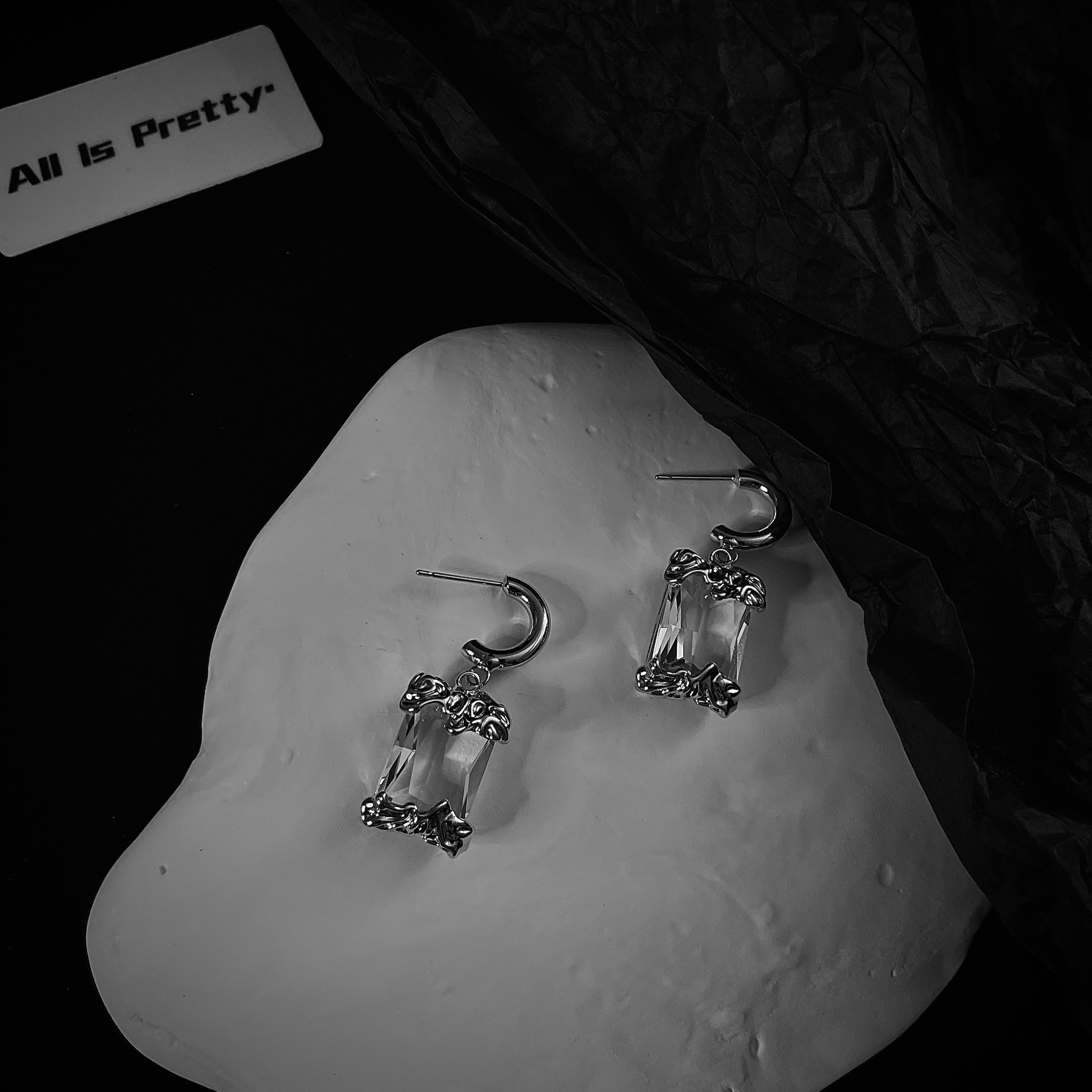 Vintage baroque style ice earrings