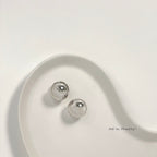 Metal ball hoop earrings