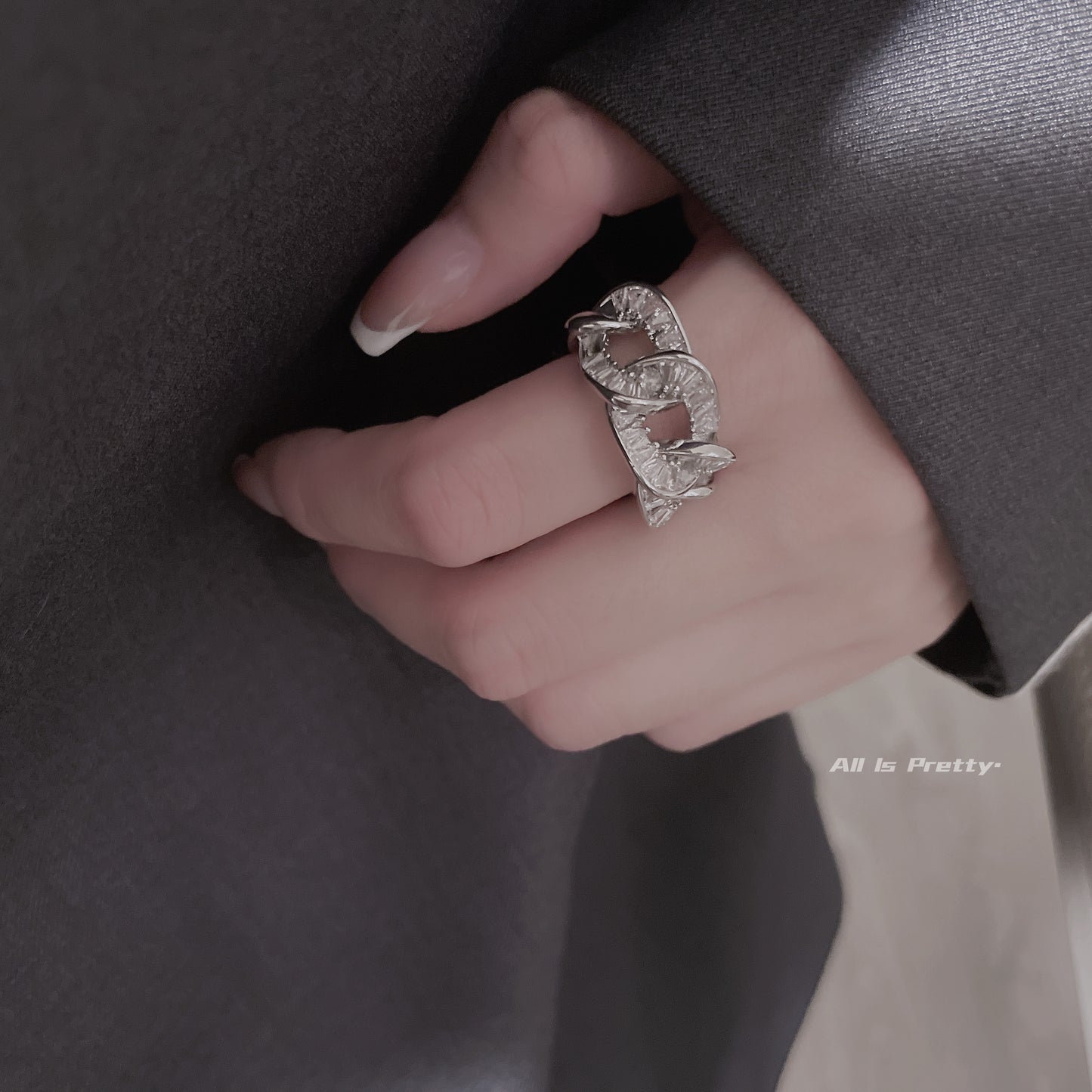 Chunky chain crystal ring