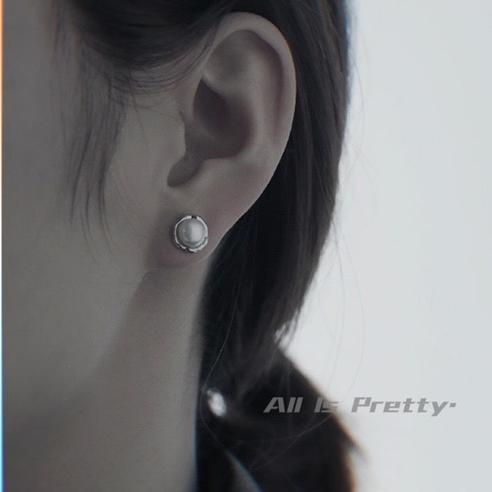 Pearl & gold plated earrings
