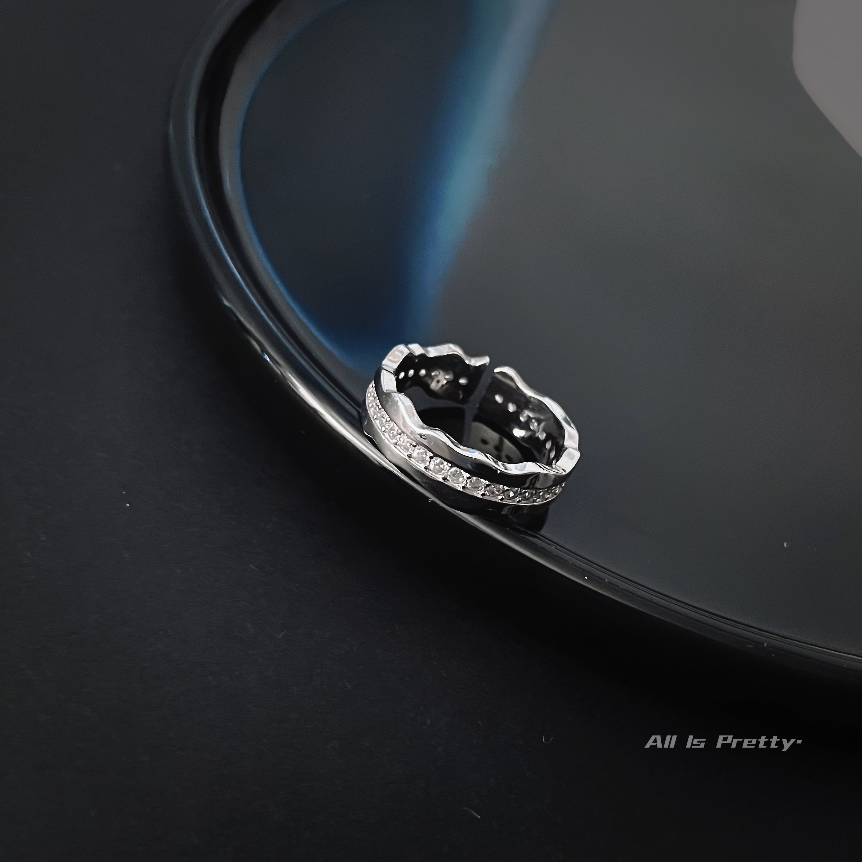 Wave sterling silver band ring