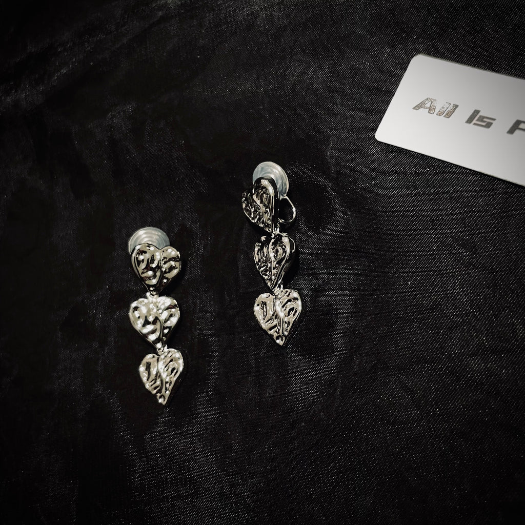 Textured hearts clip-on earrings