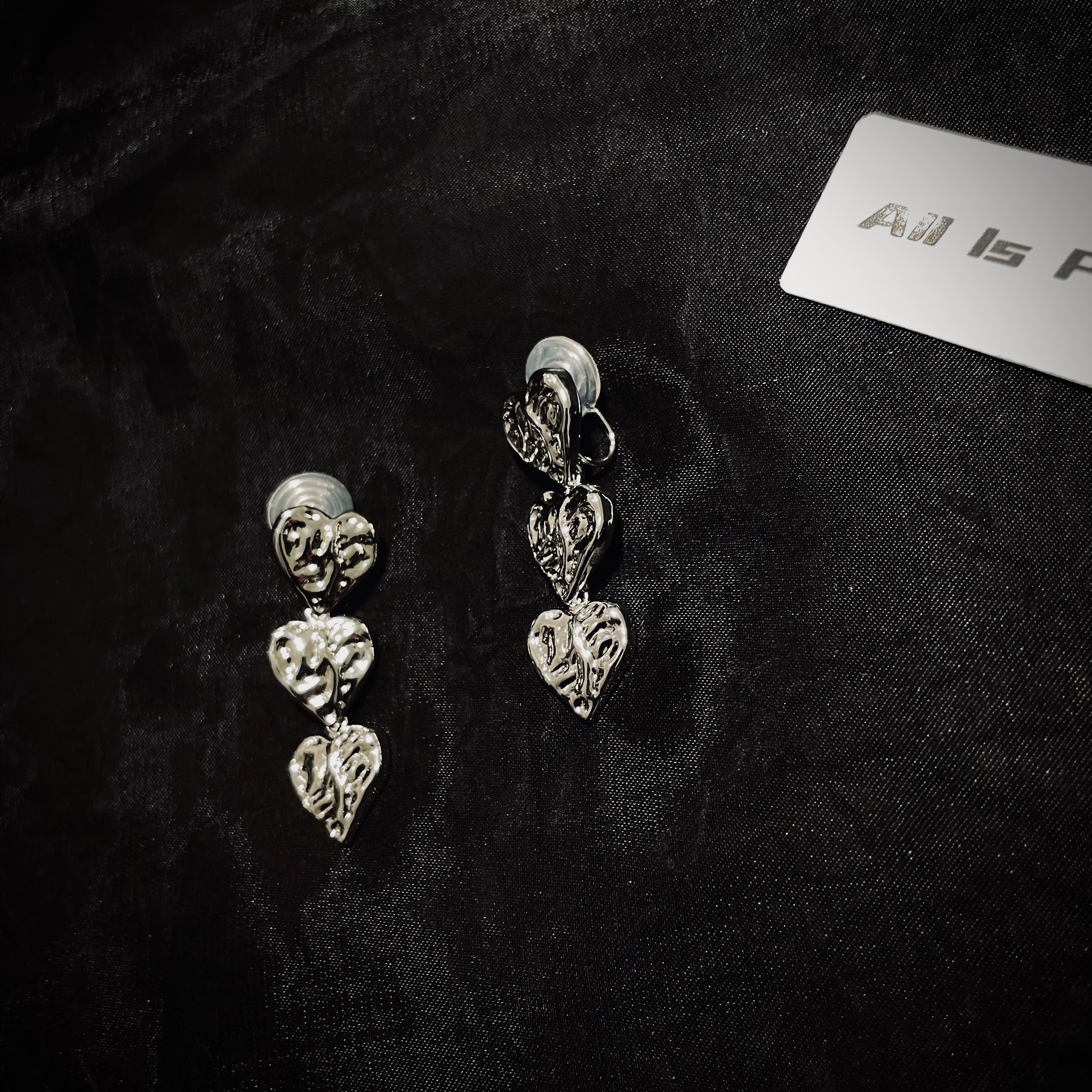 Textured hearts clip-on earrings