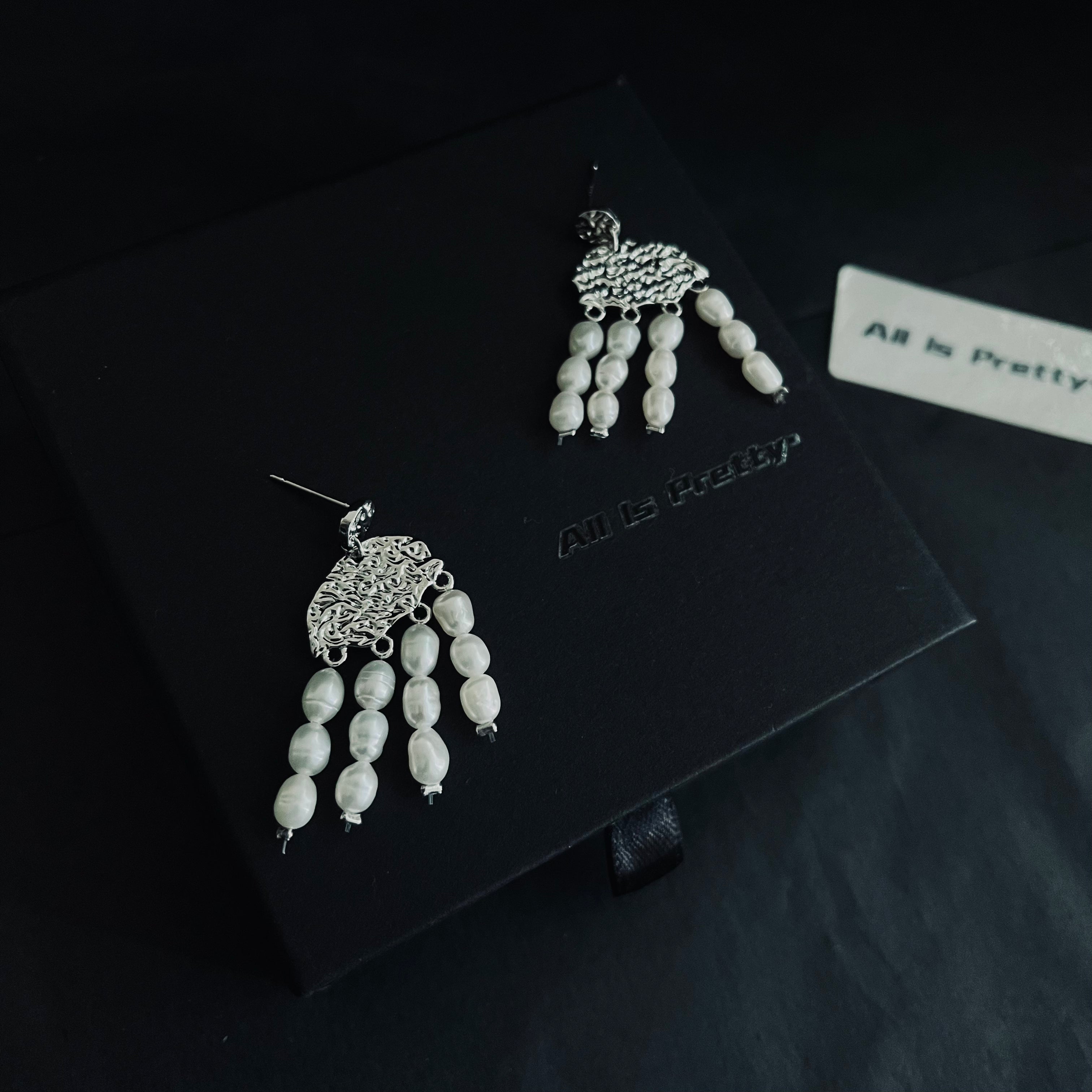 Pearls tassel earrings