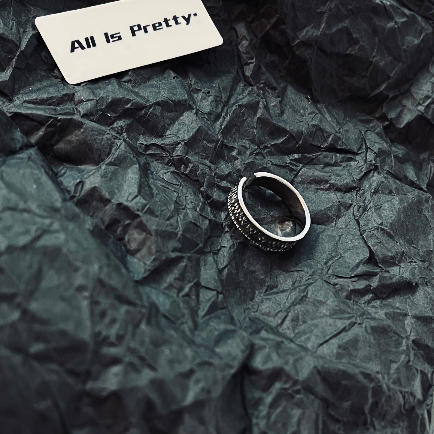 Textured vintage silver ring  (M)