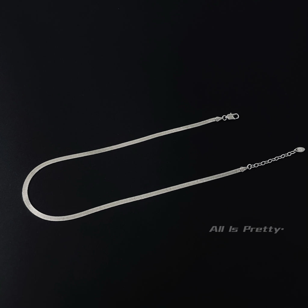 Classic Unisex Herringbone Chain Necklace