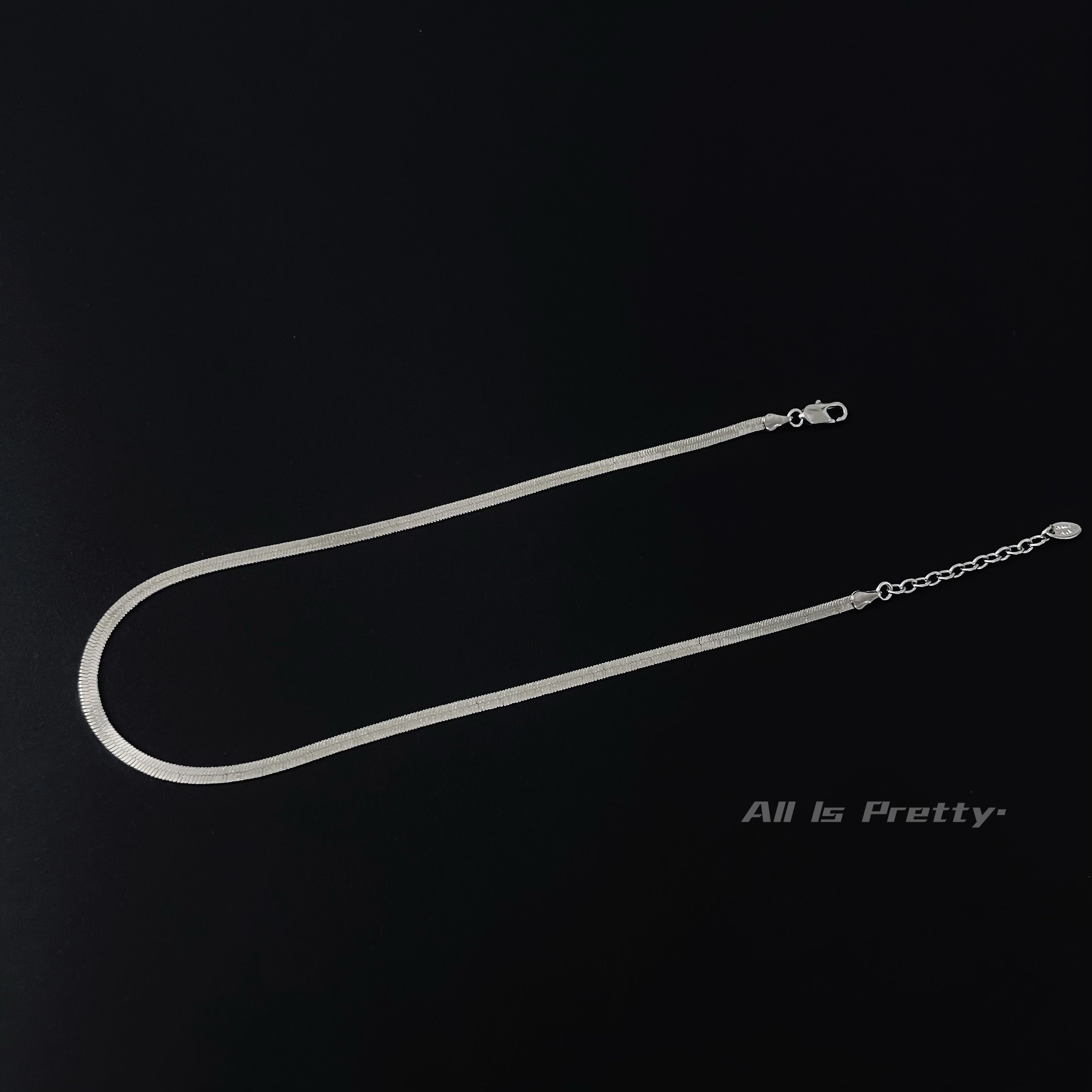 Classic Unisex Herringbone Chain Necklace