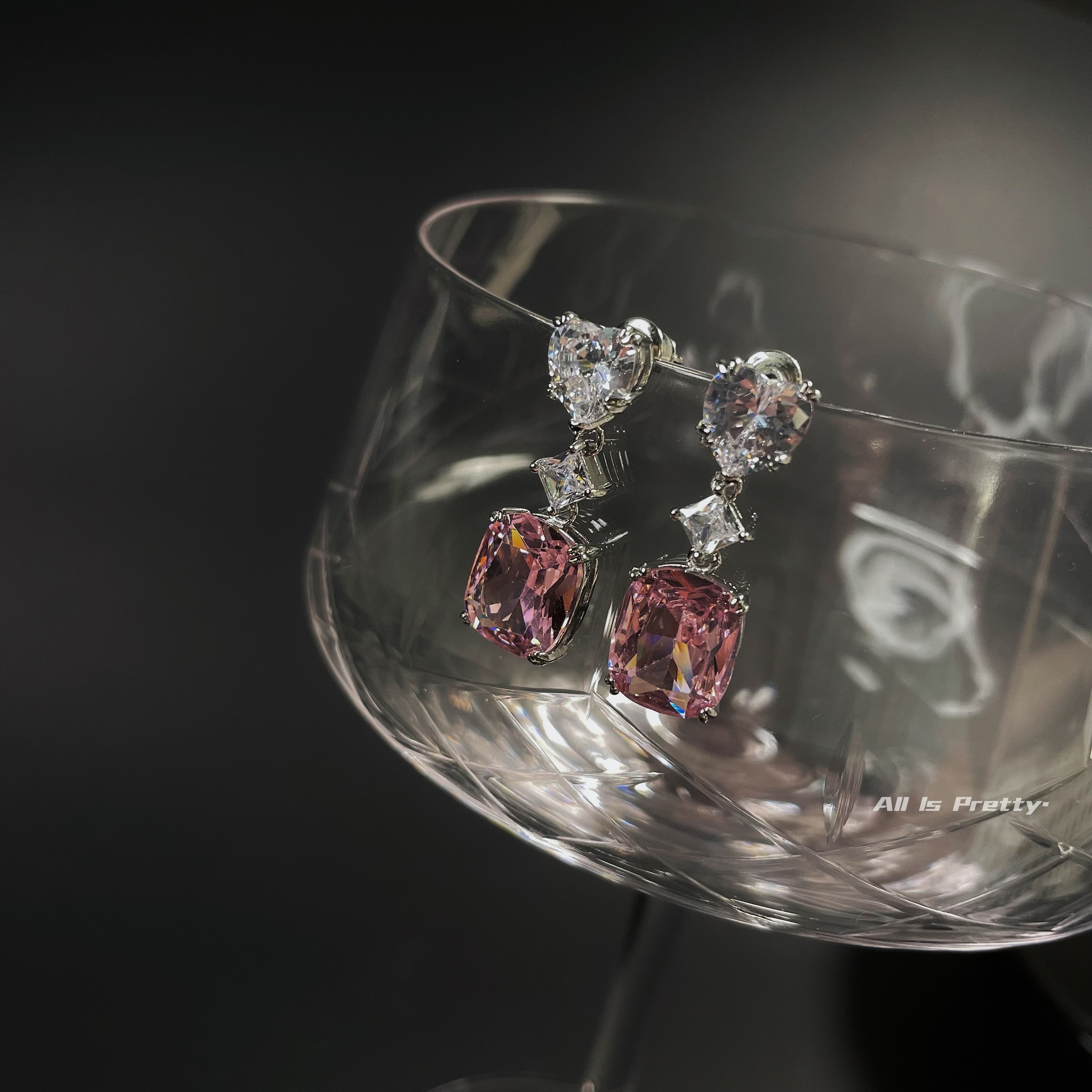Crystal dropped earrings