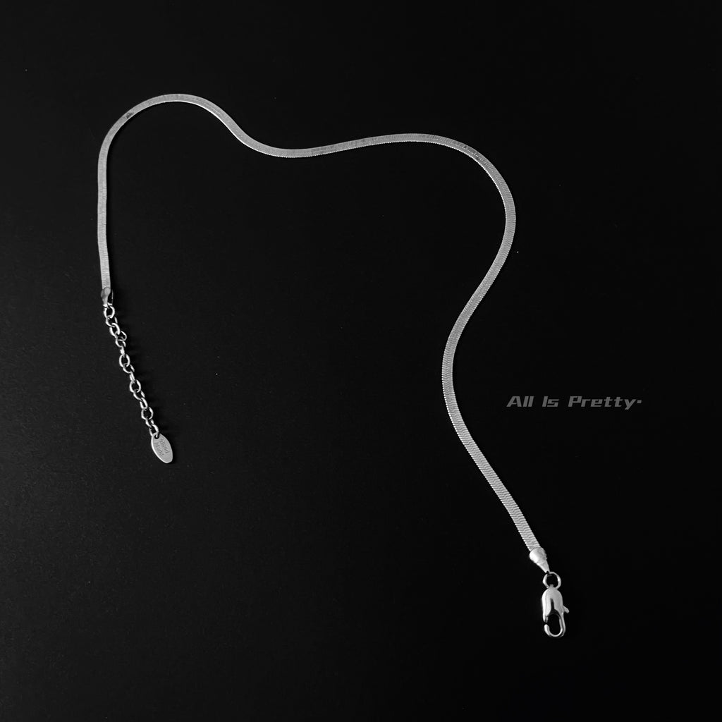 Classic Unisex Herringbone Chain Necklace