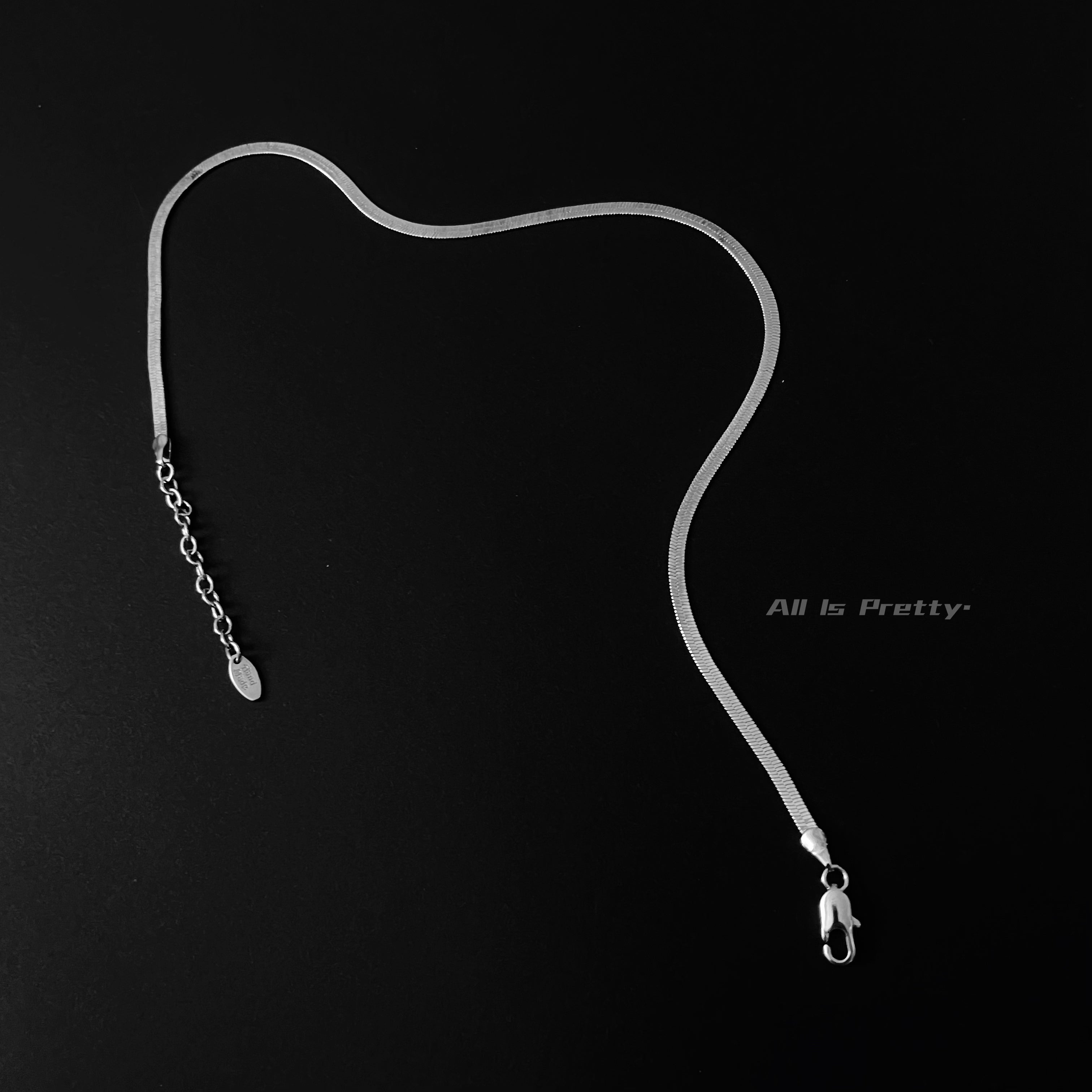 Classic Unisex Herringbone Chain Necklace