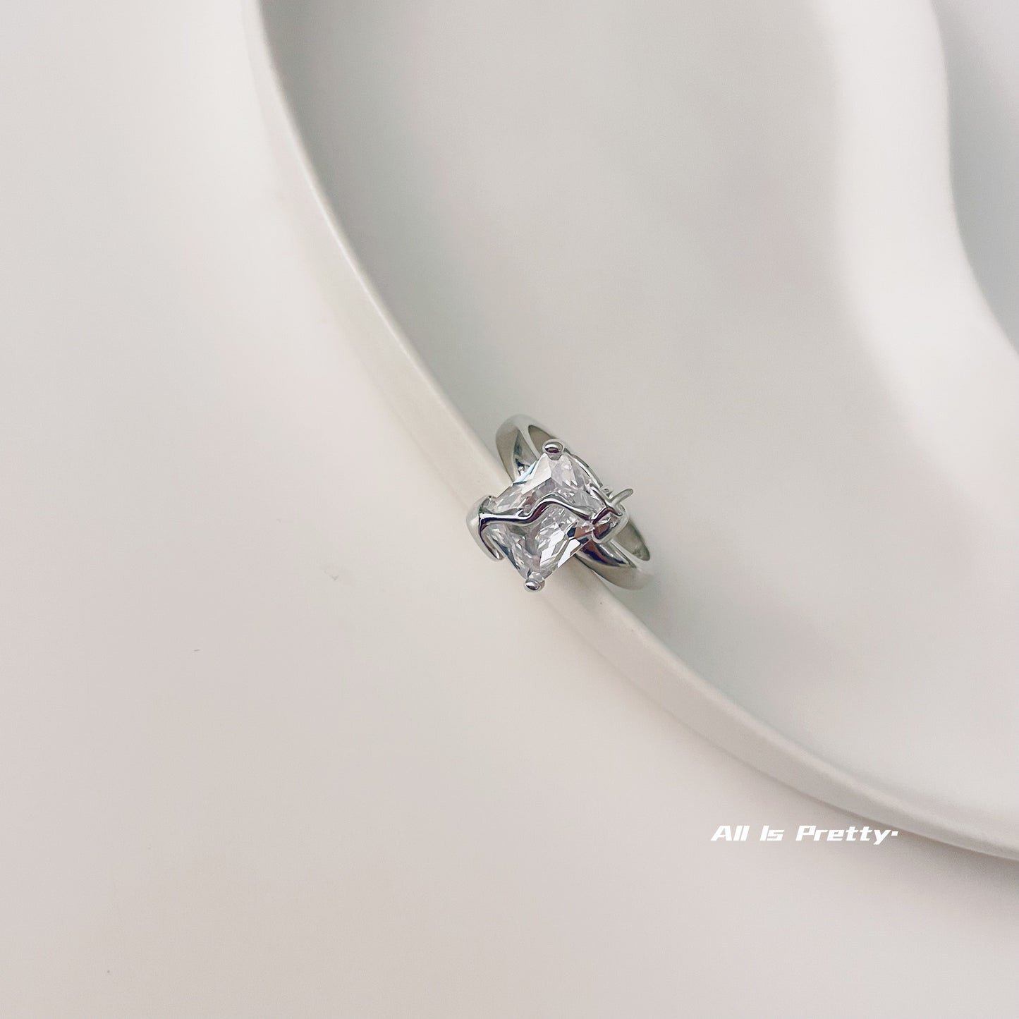 Crystal star ring