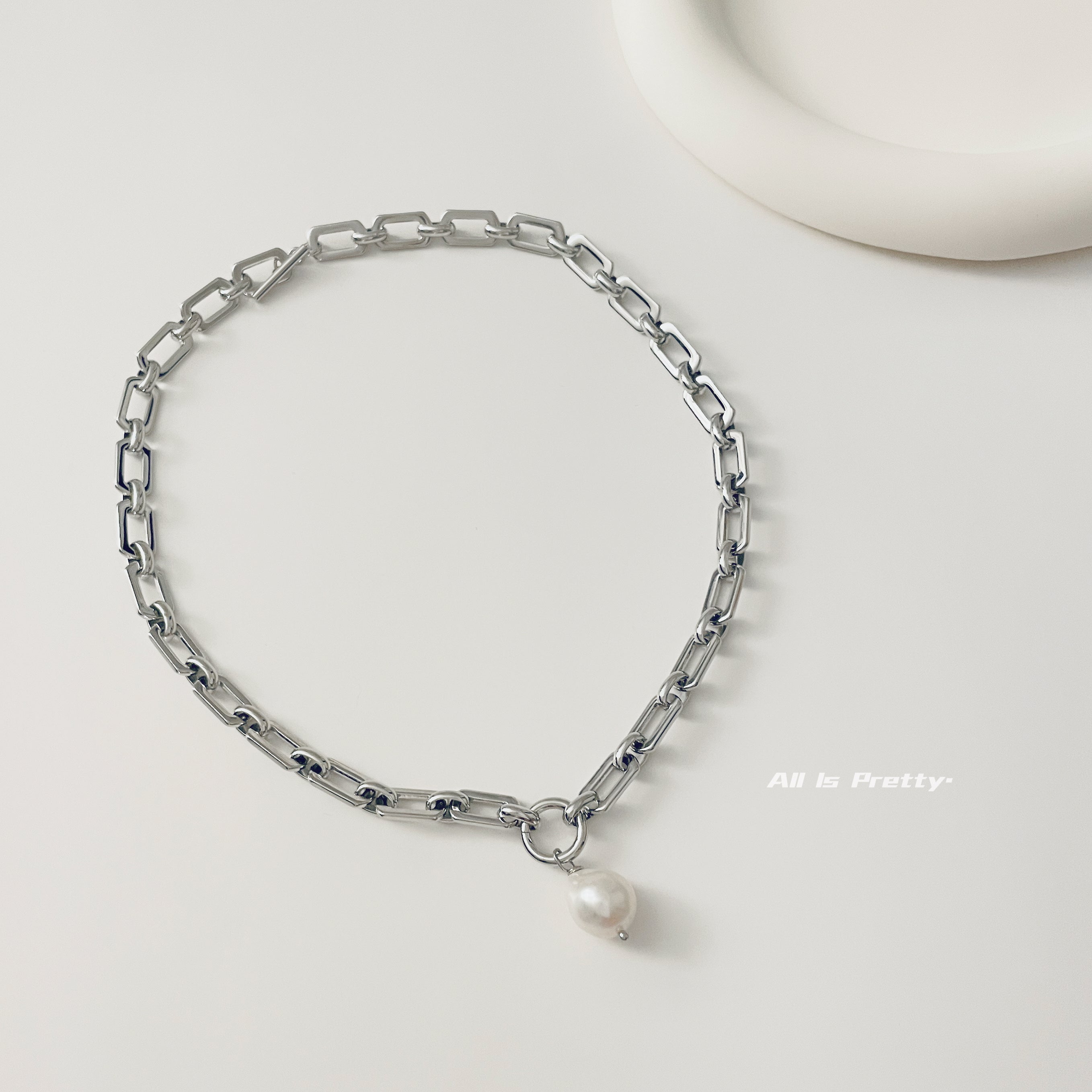 Pearl Pendant Block Chain Necklace