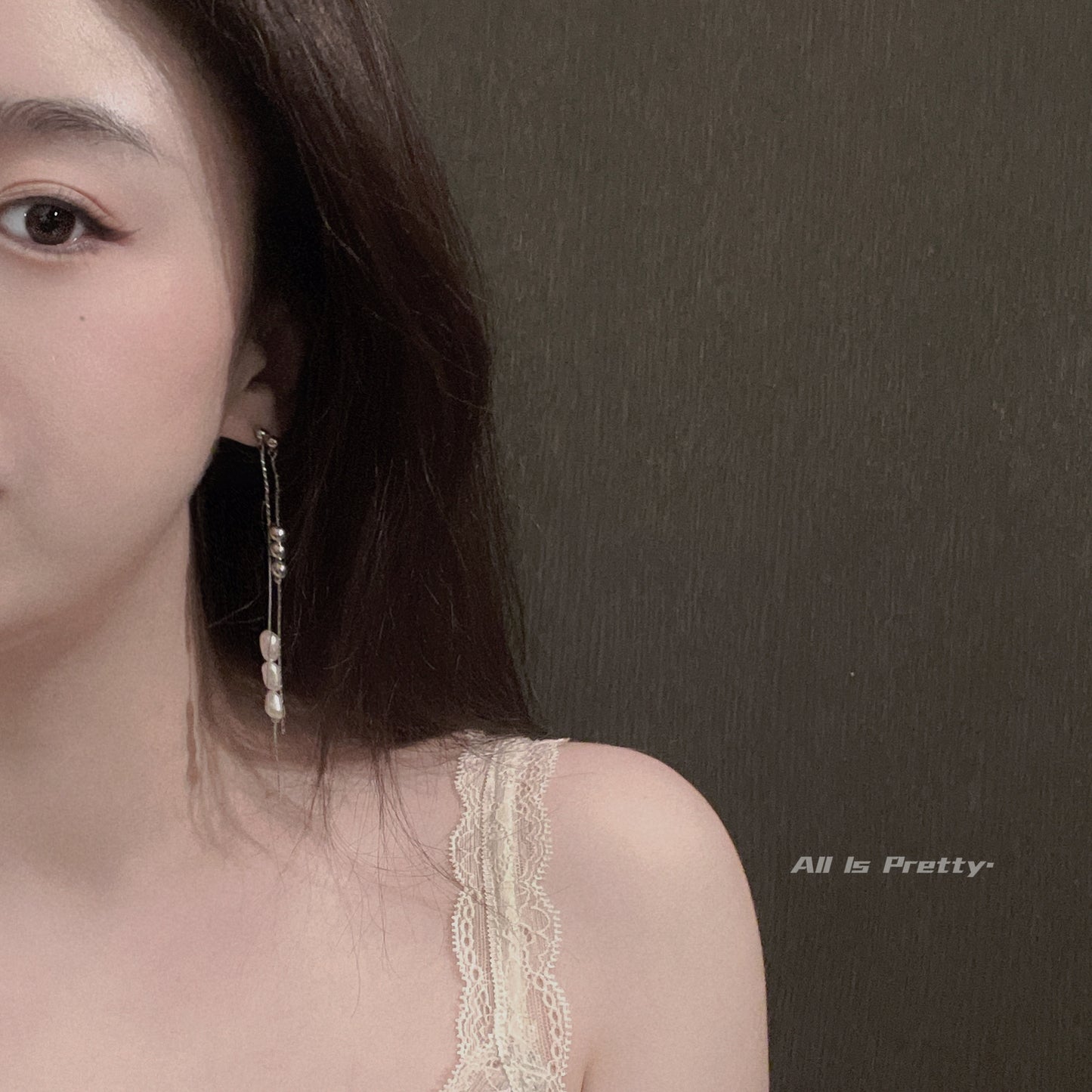 Pearls dropped earrings