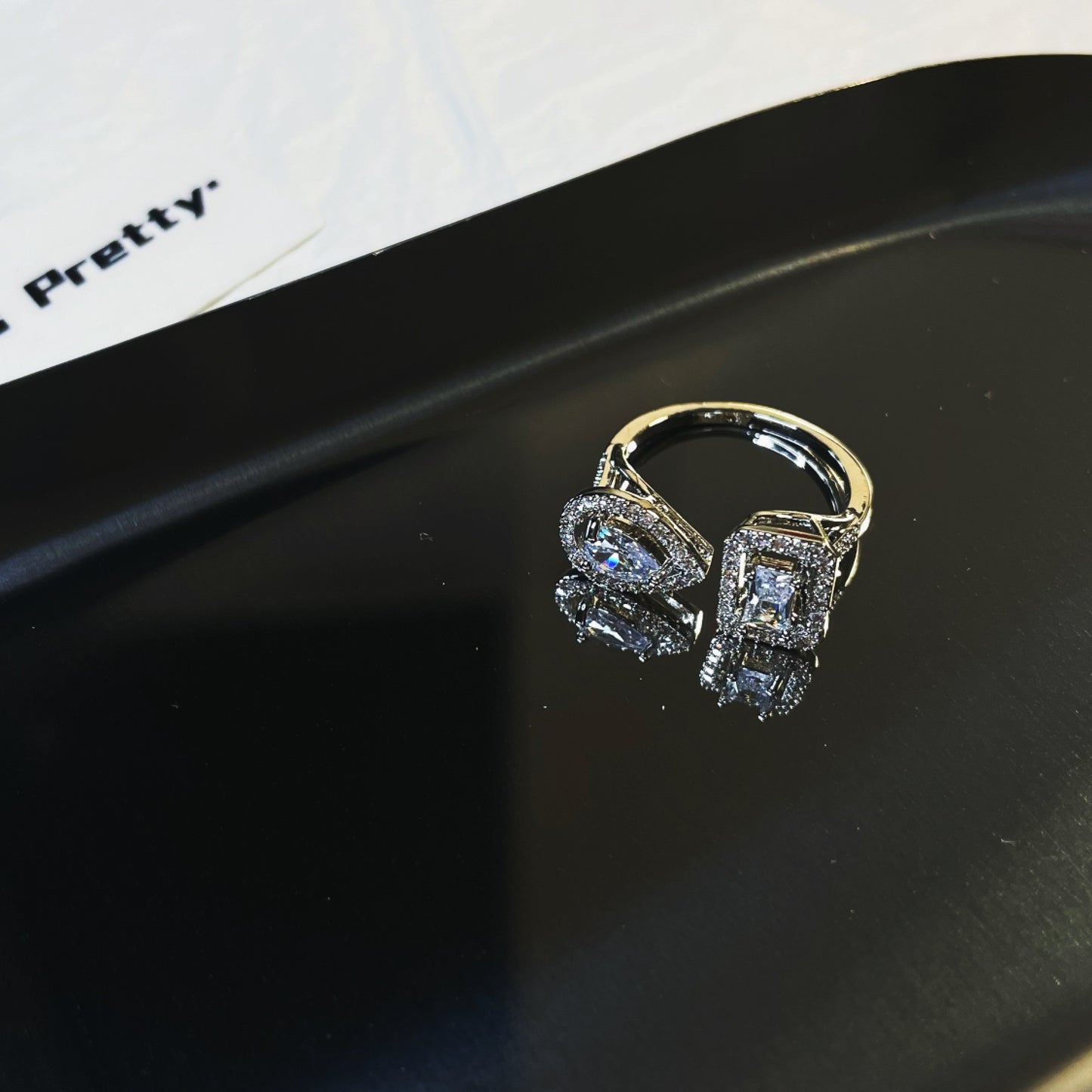 Stylish crystal ring