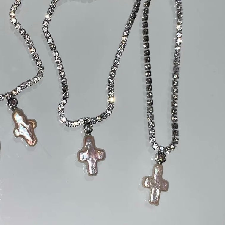Baroque pearl crystal necklace