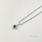 Sculpture pendant chain necklace