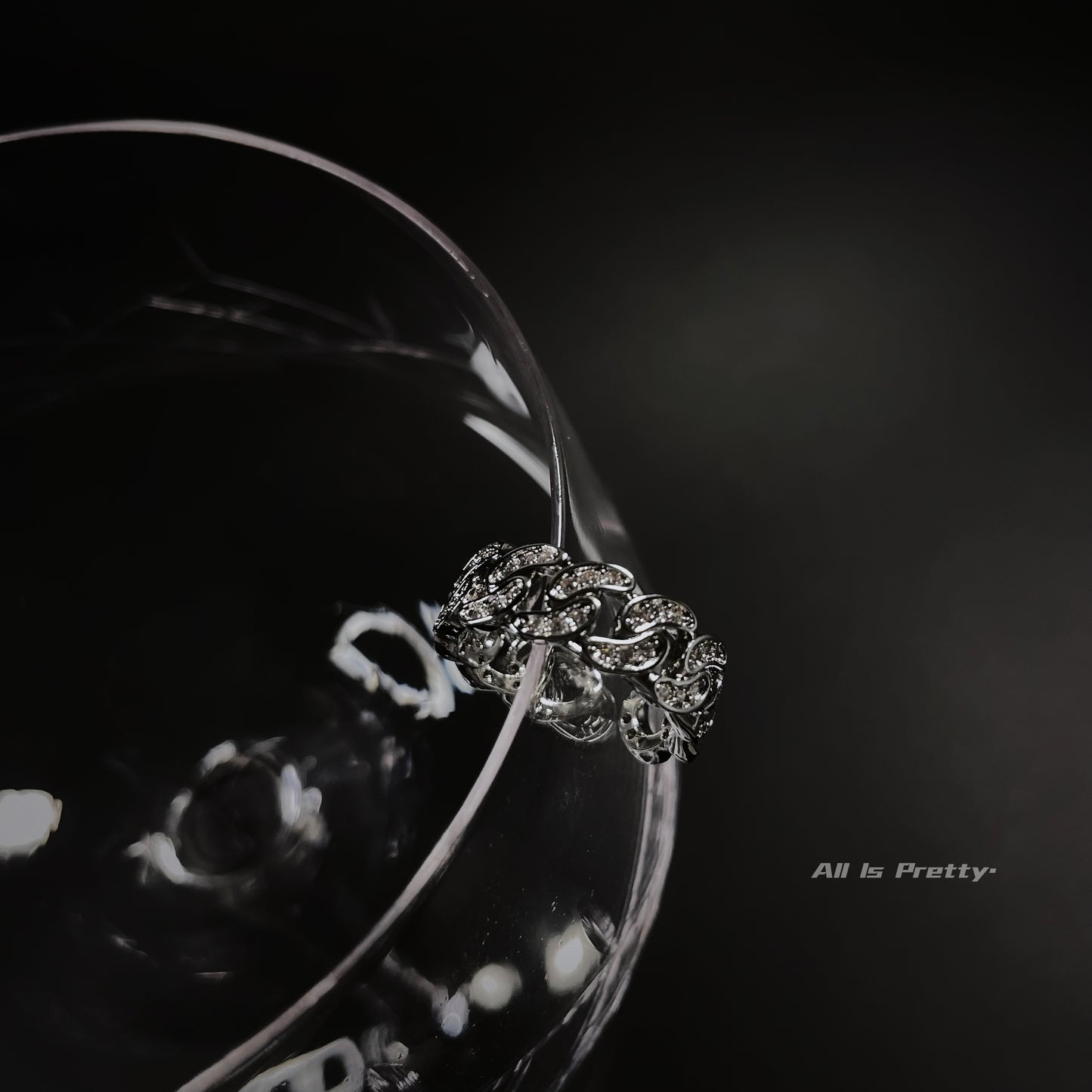 Crystal link chain ring