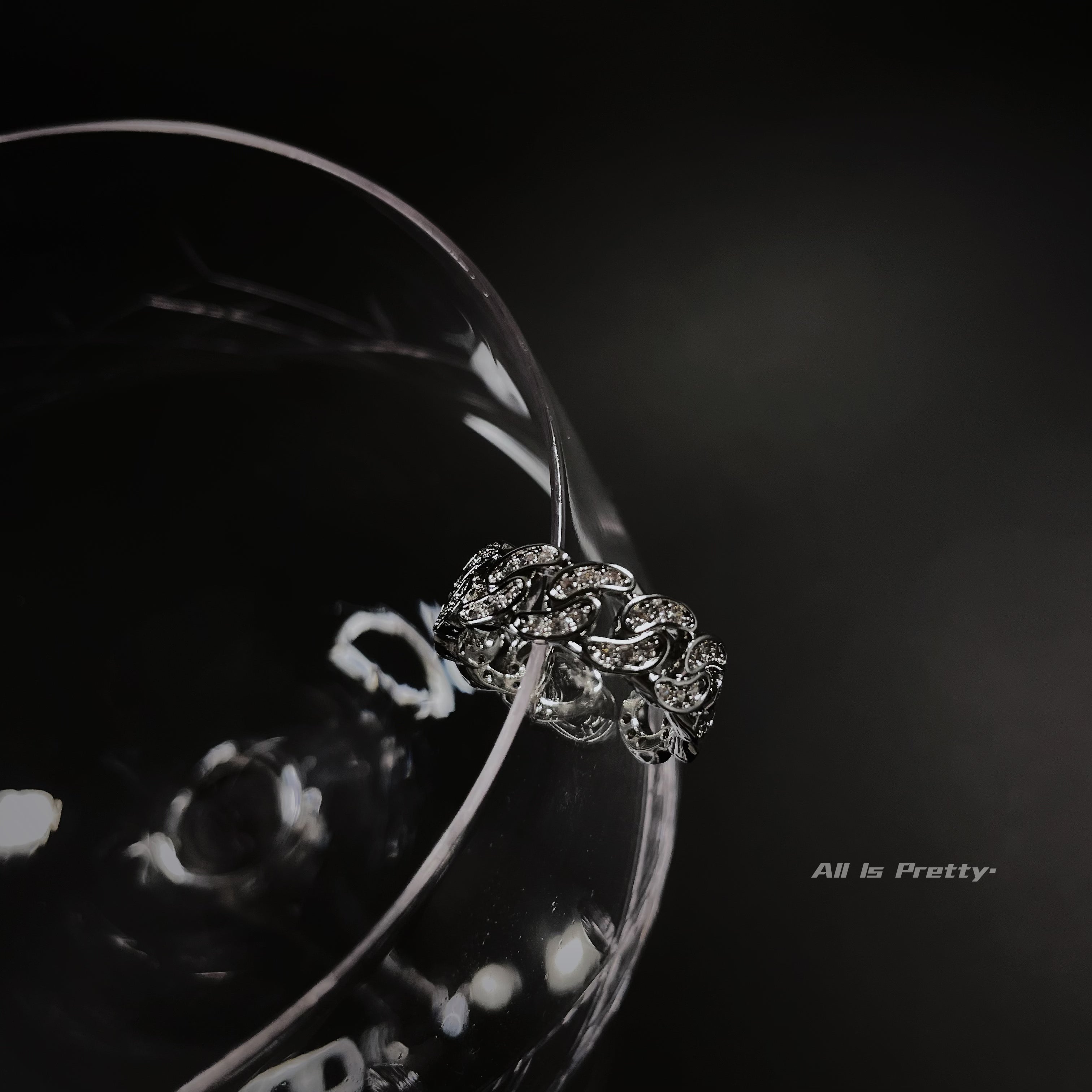 Crystal link chain ring