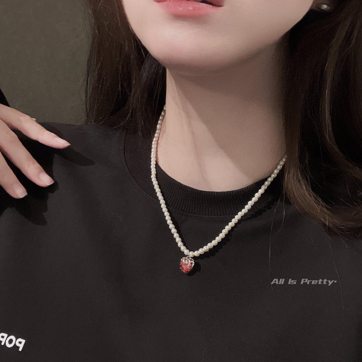 Red crystal heart pearl necklace