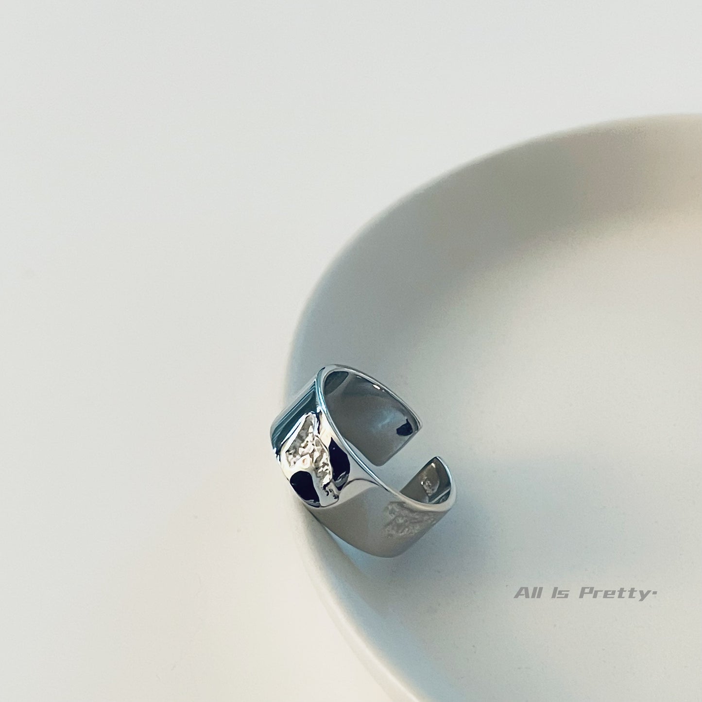 Sculpture sterling silver ring