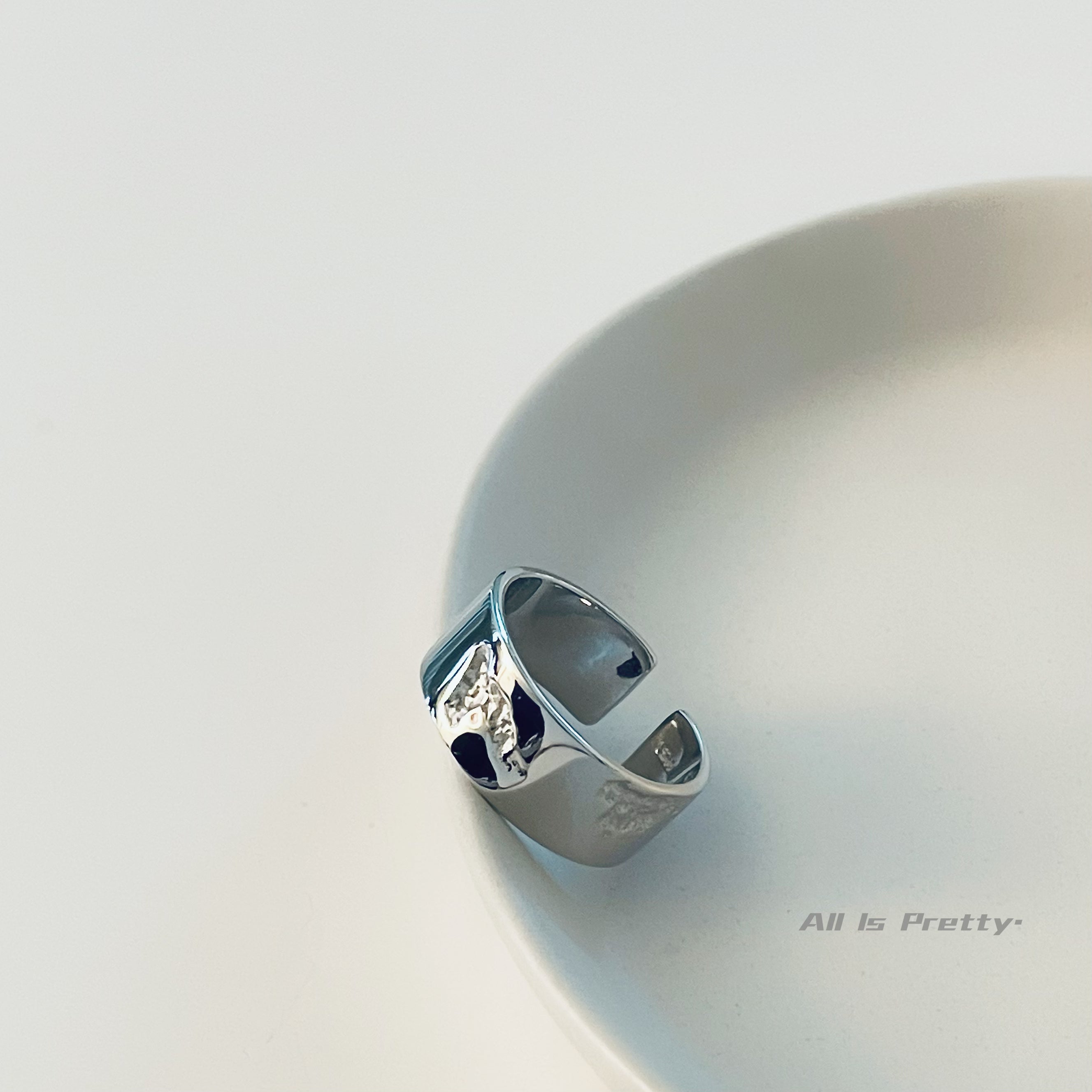 Sculpture sterling silver ring