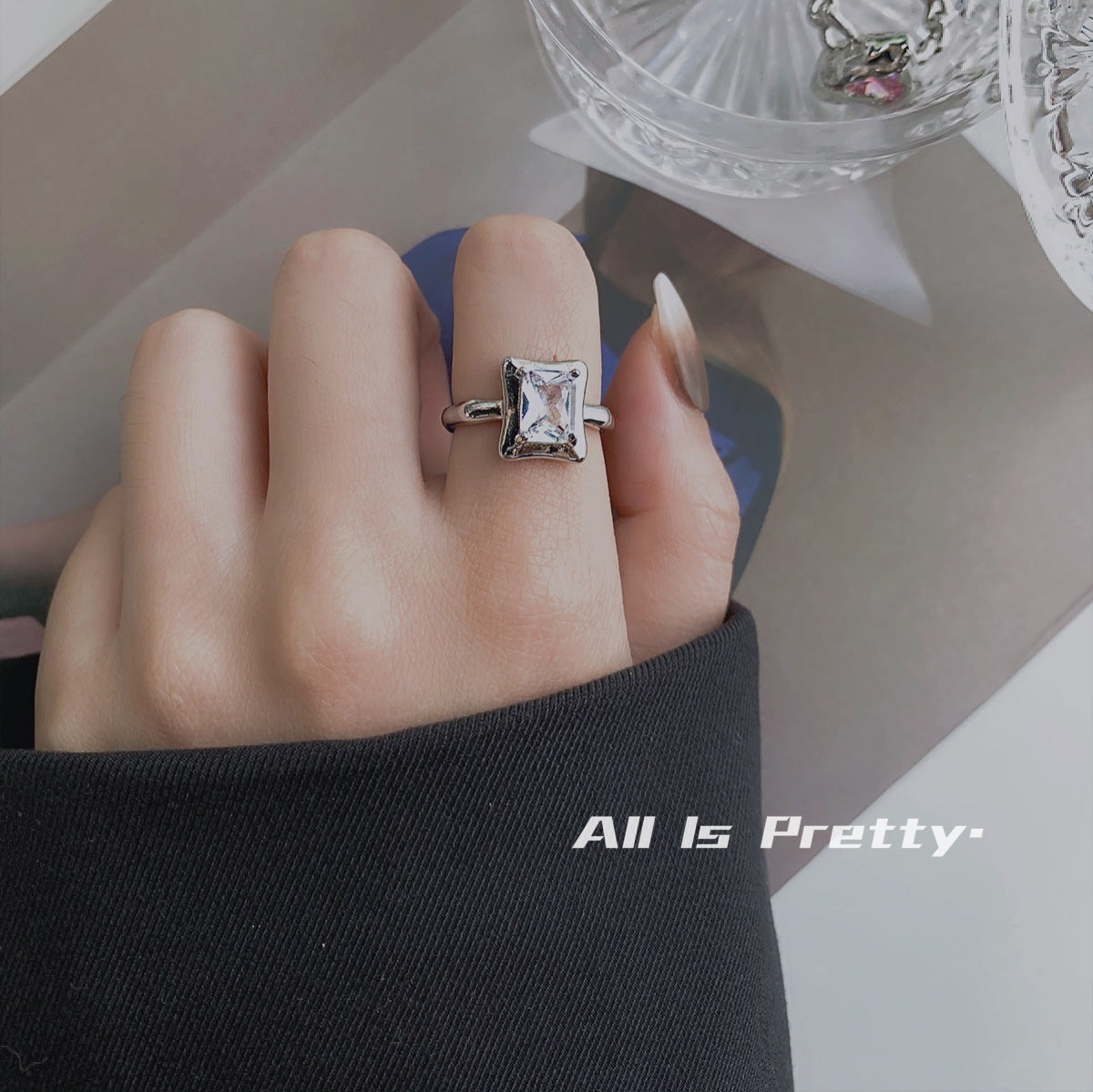 Magic mirror geometry ring