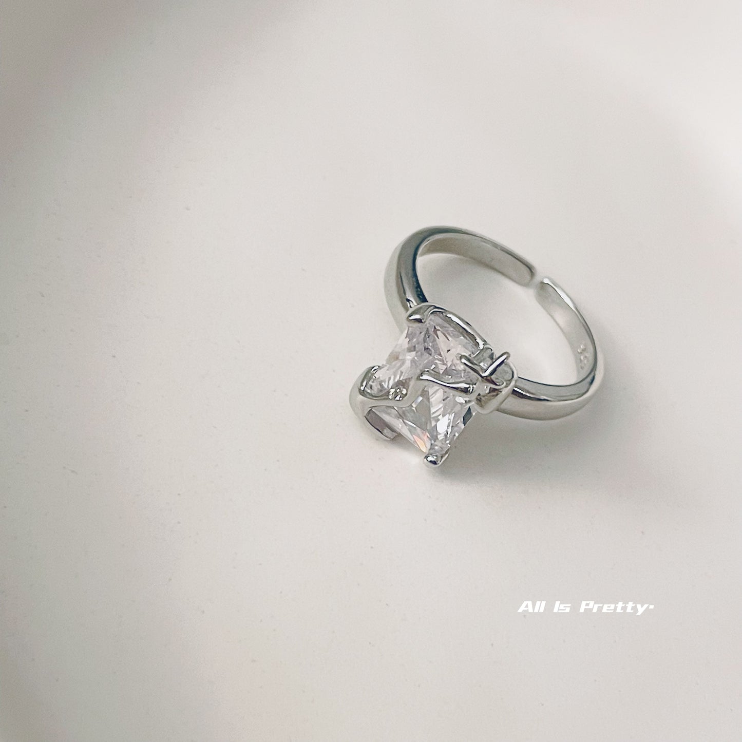Crystal star ring