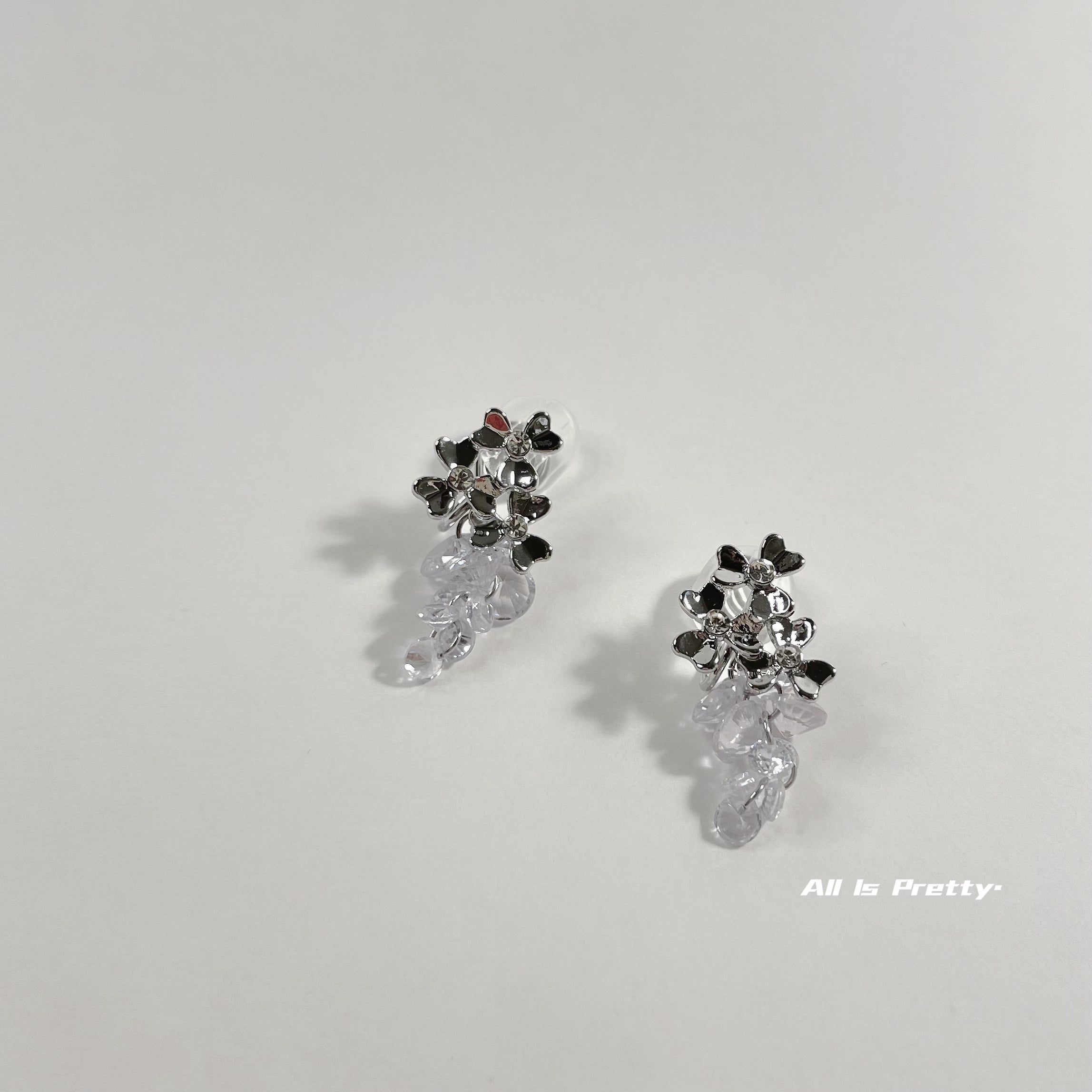 Crystal grapes flora clip earrings