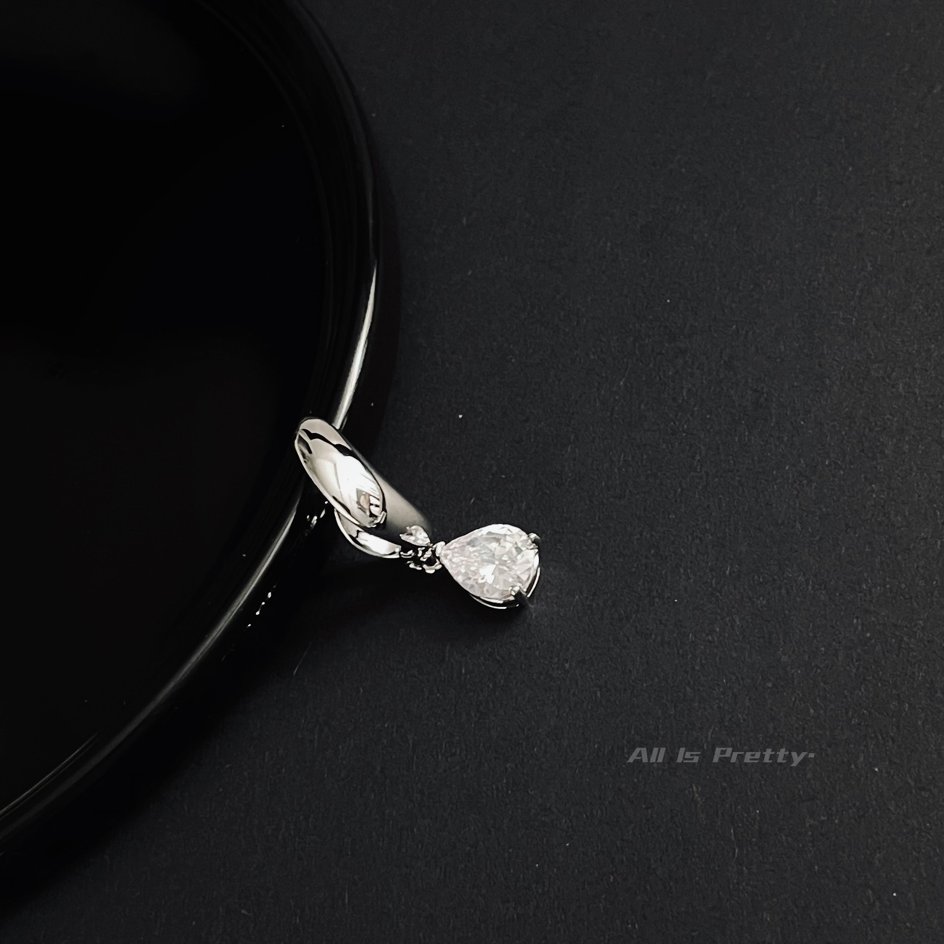 Tear drop cuff earring (single)