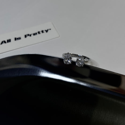 Crystal teardrop silver ring